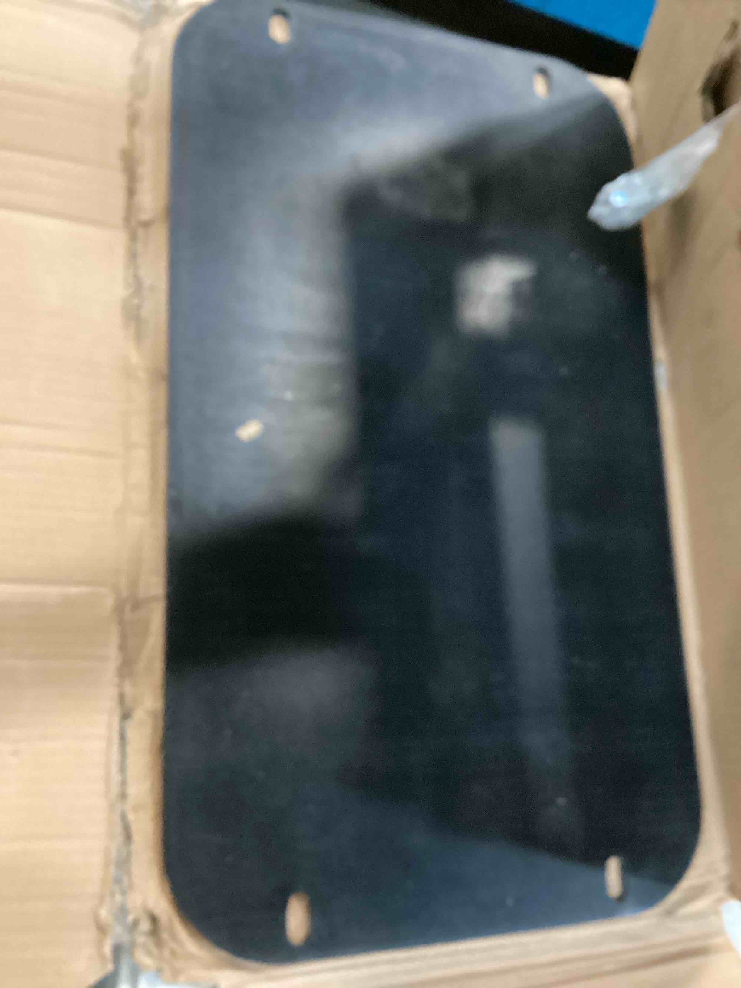 https://s3.amazonaws.com/lotting-images-prod/bidfta/GRN6850645_1721173176007.jpeg