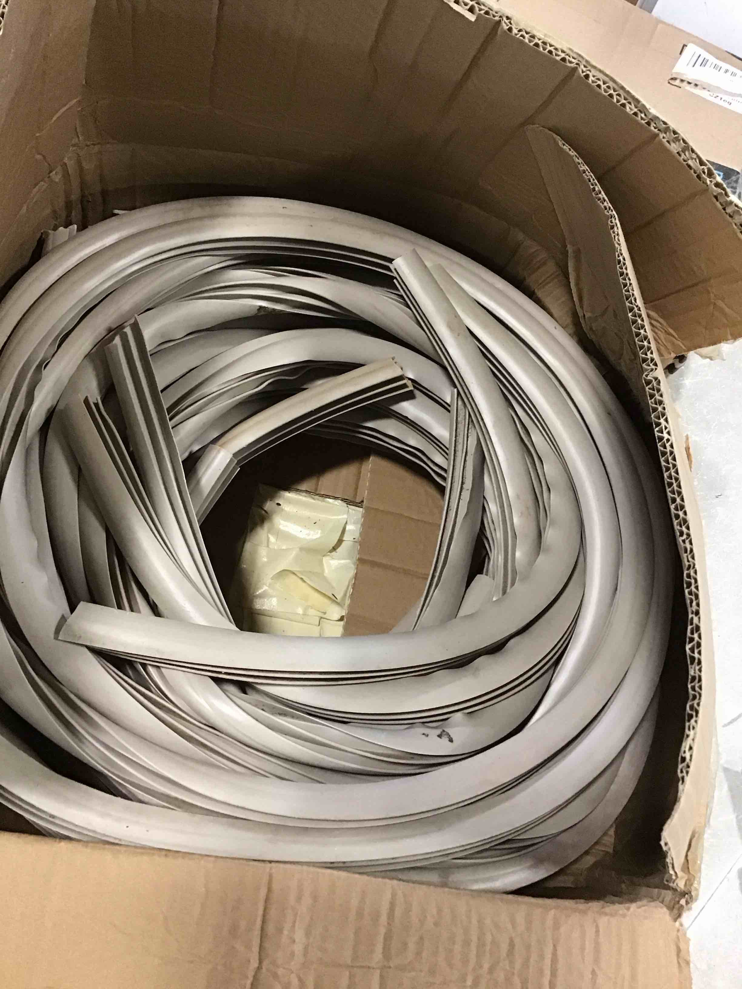 https://s3.amazonaws.com/lotting-images-prod/bidfta/GRN6854520_1721155156624.jpeg
