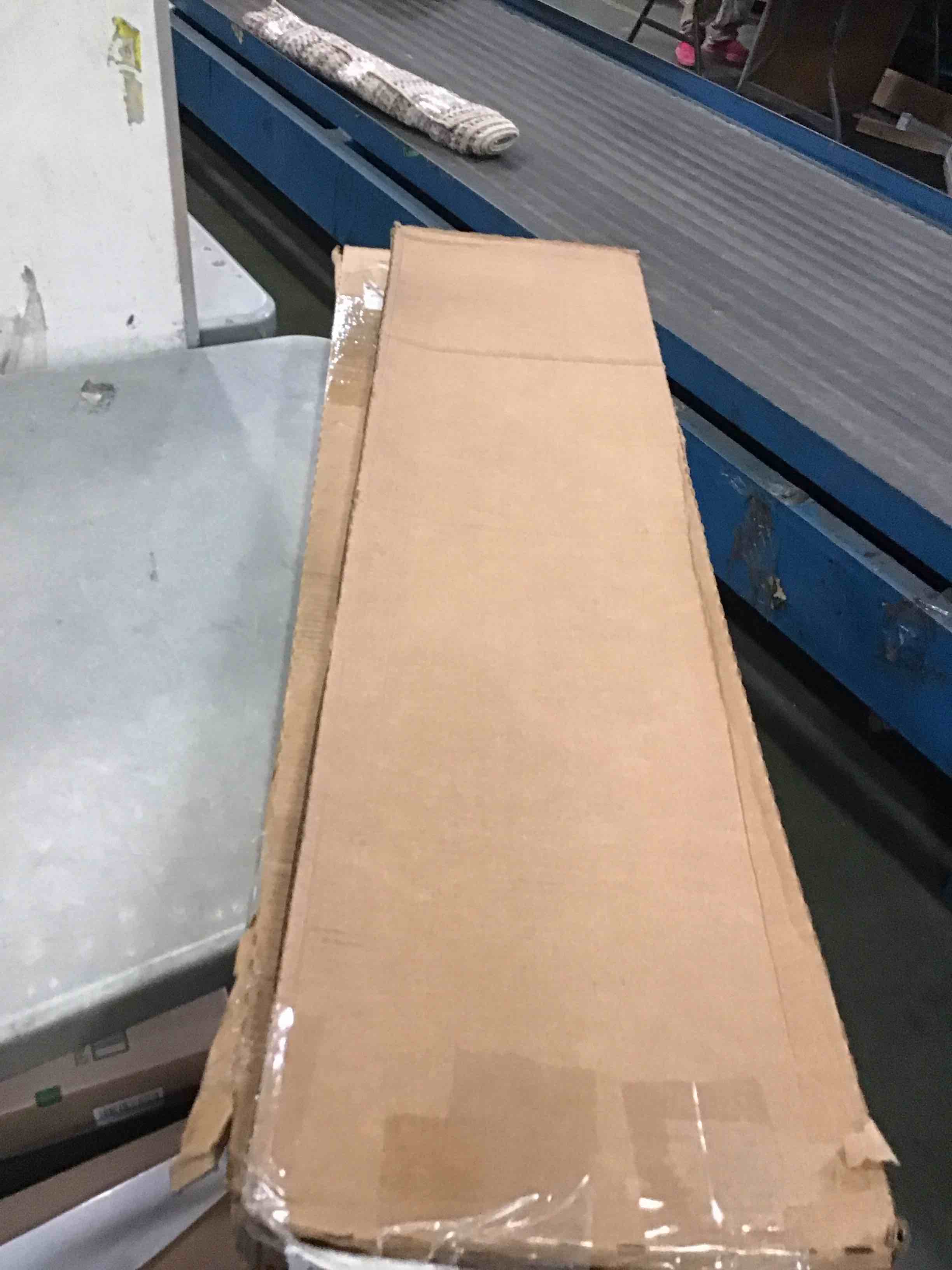 https://s3.amazonaws.com/lotting-images-prod/bidfta/GRN6855753_1720799779312.jpeg