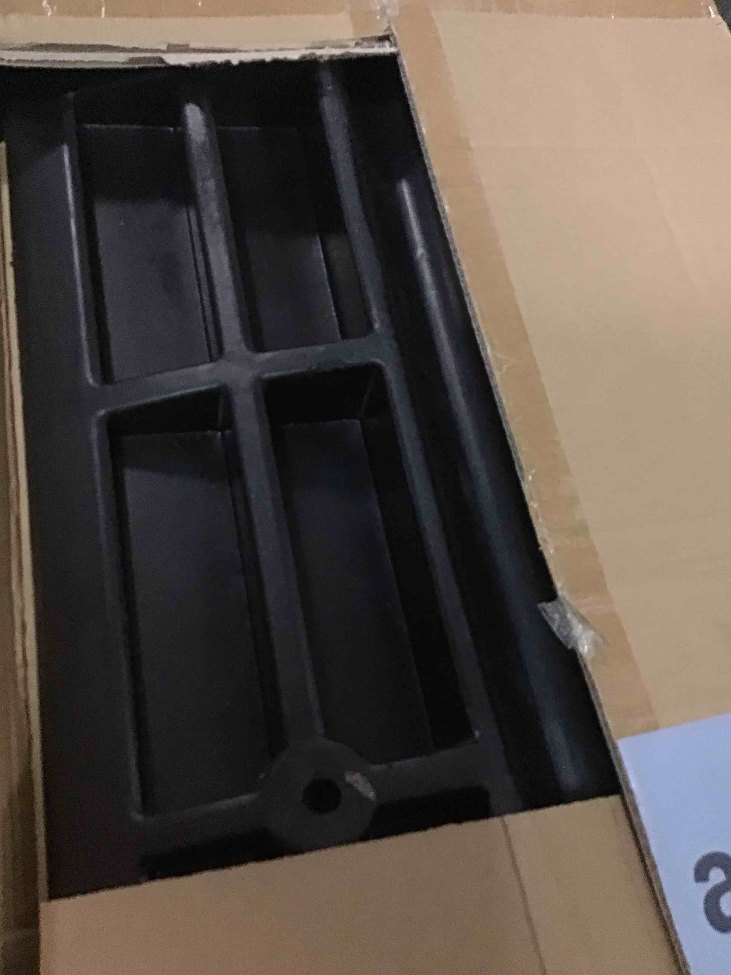 https://s3.amazonaws.com/lotting-images-prod/bidfta/GRN6855767_1720801585683.jpeg