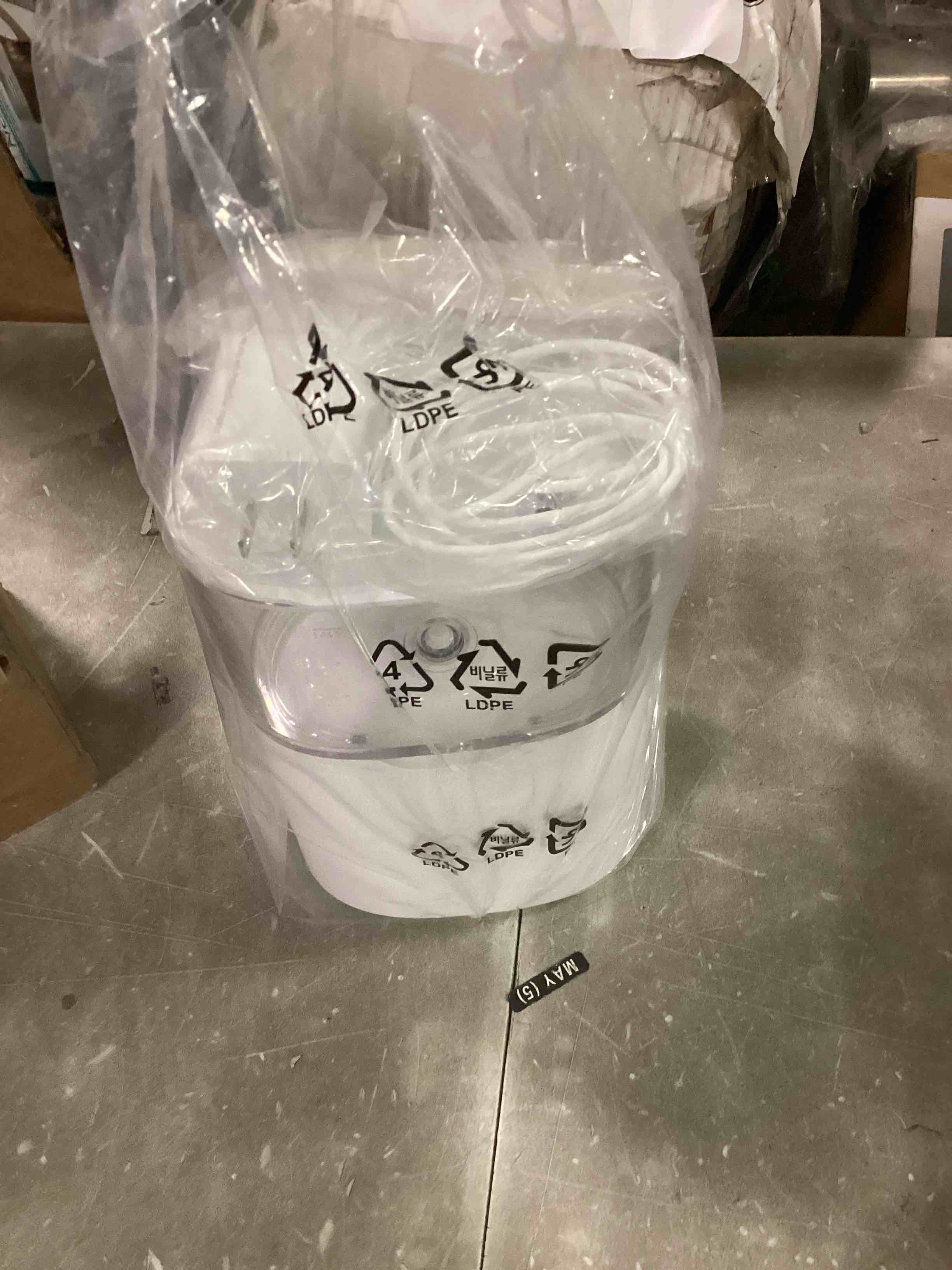 https://s3.amazonaws.com/lotting-images-prod/bidfta/GRN6857496_1720637037965.jpeg