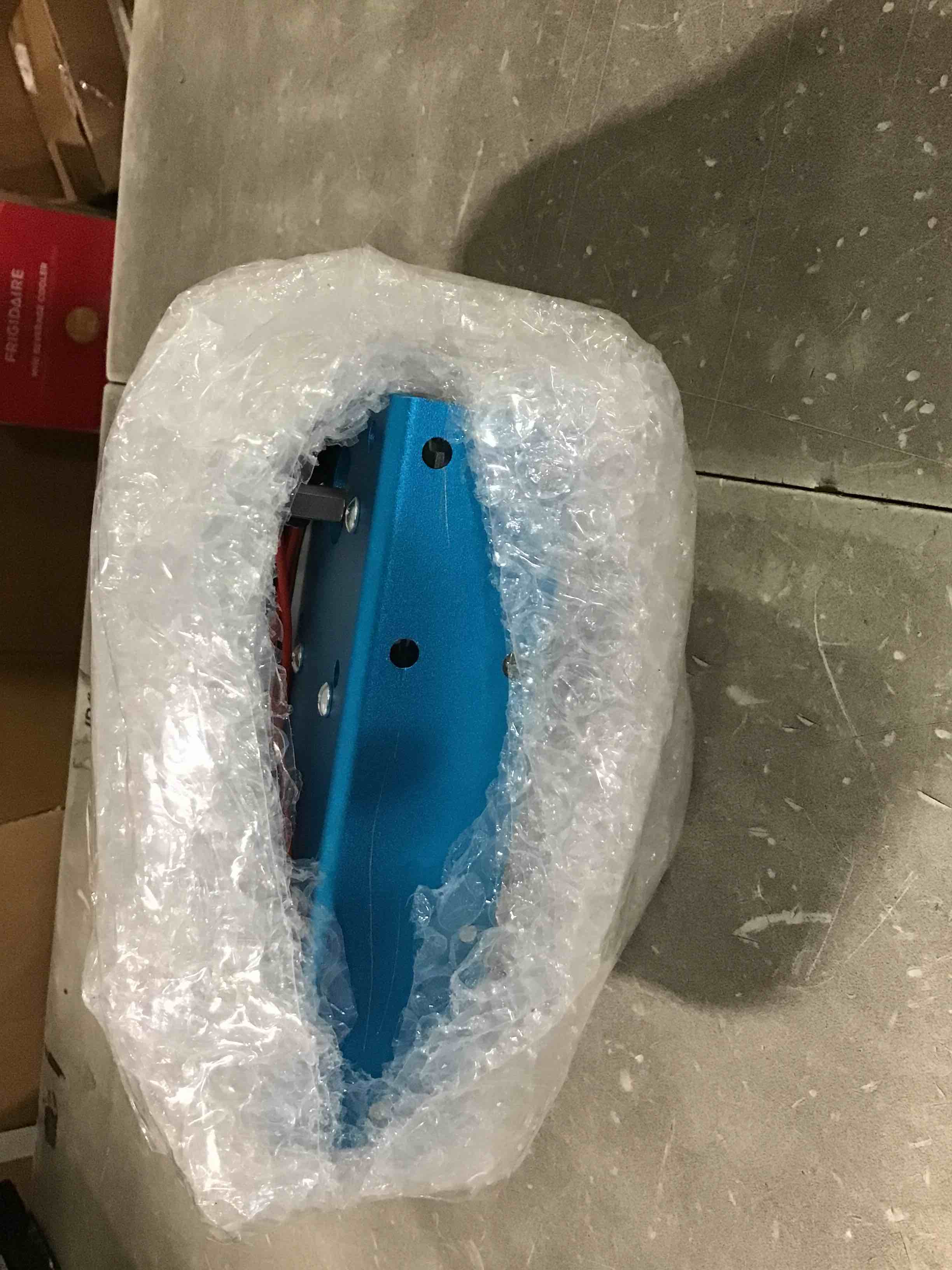 https://s3.amazonaws.com/lotting-images-prod/bidfta/GRN6857603_1720704177205.jpeg