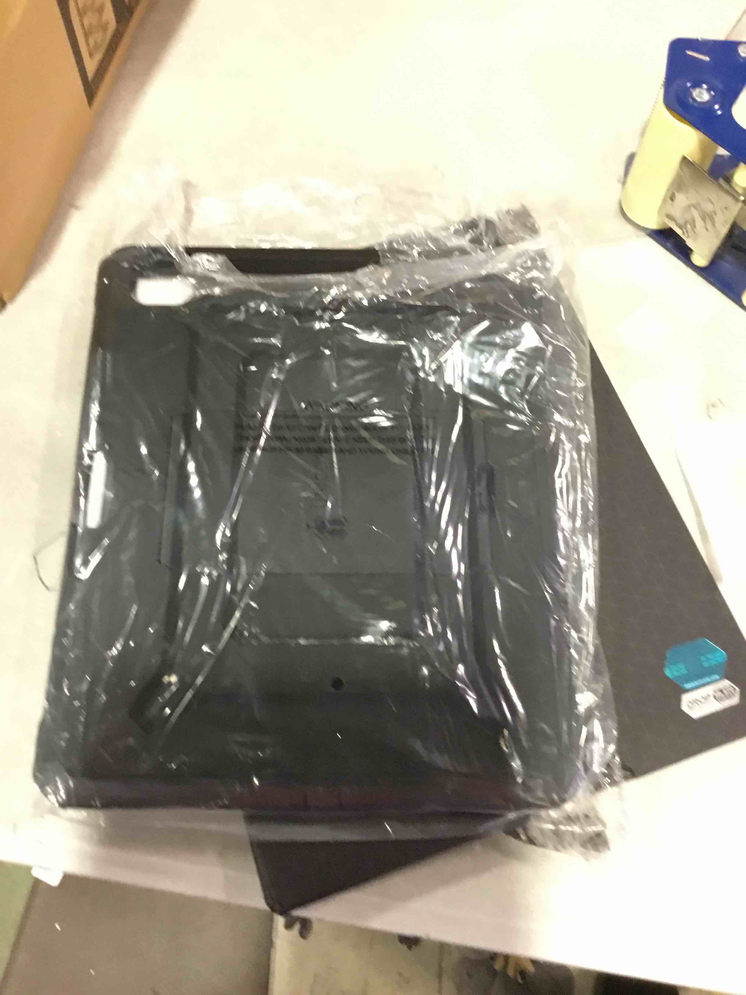 https://s3.amazonaws.com/lotting-images-prod/bidfta/GRN6858920_1720791241991.jpeg