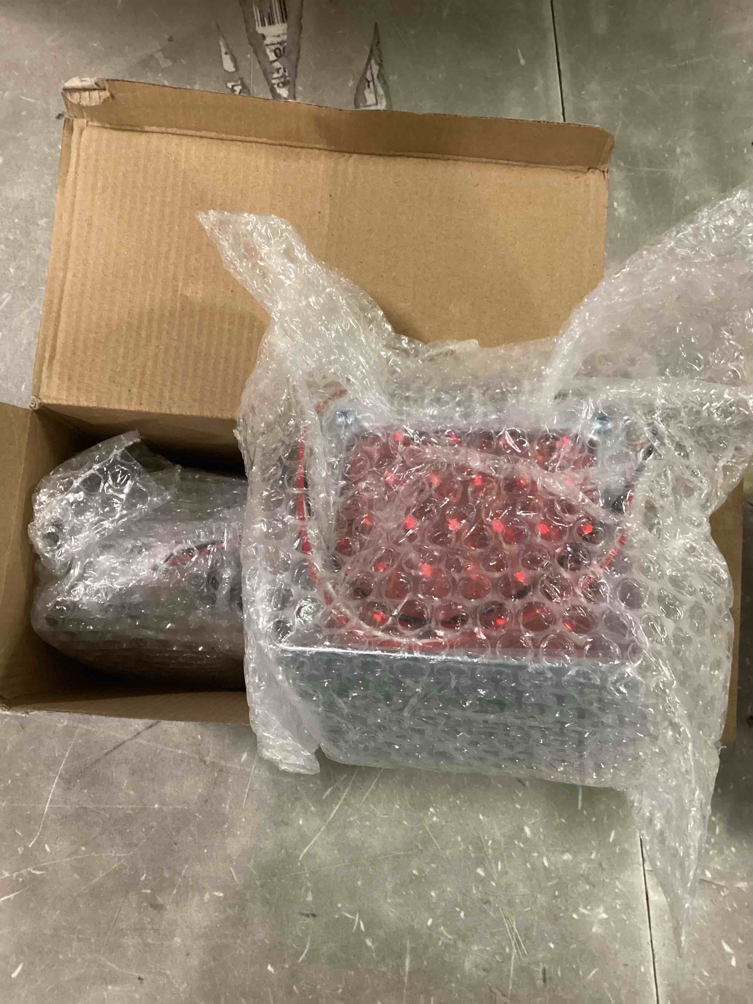 https://s3.amazonaws.com/lotting-images-prod/bidfta/GRN6860794_1721910278998.jpeg