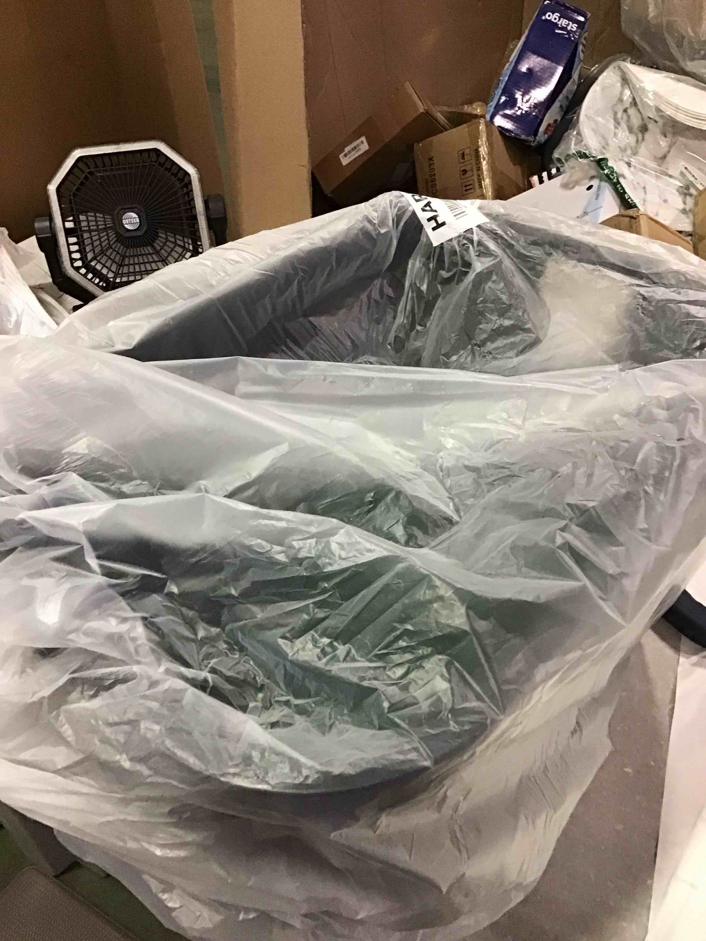 https://s3.amazonaws.com/lotting-images-prod/bidfta/GRN6861530_1721829025114.jpeg