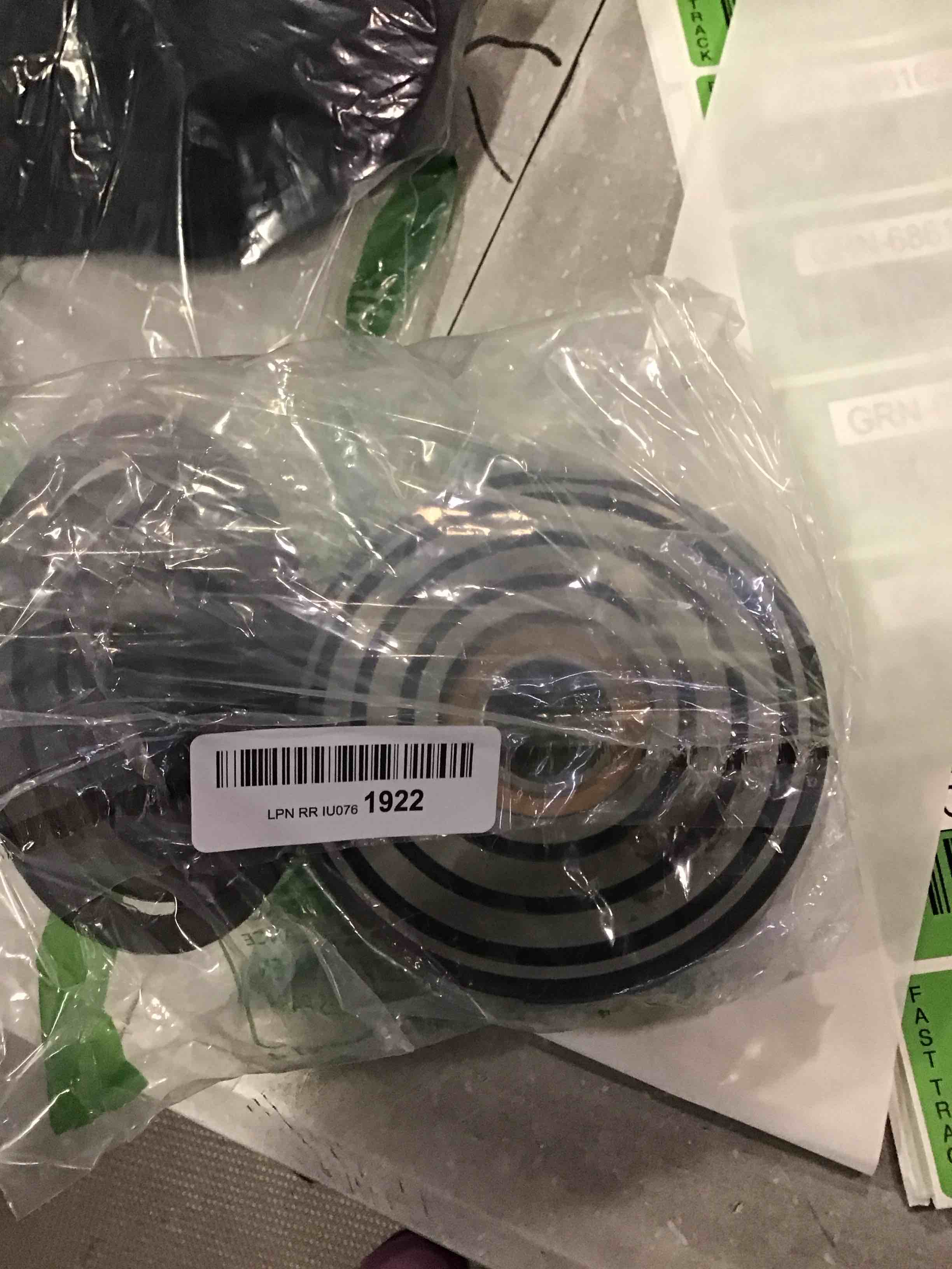 https://s3.amazonaws.com/lotting-images-prod/bidfta/GRN6861611_1721835844183.jpeg