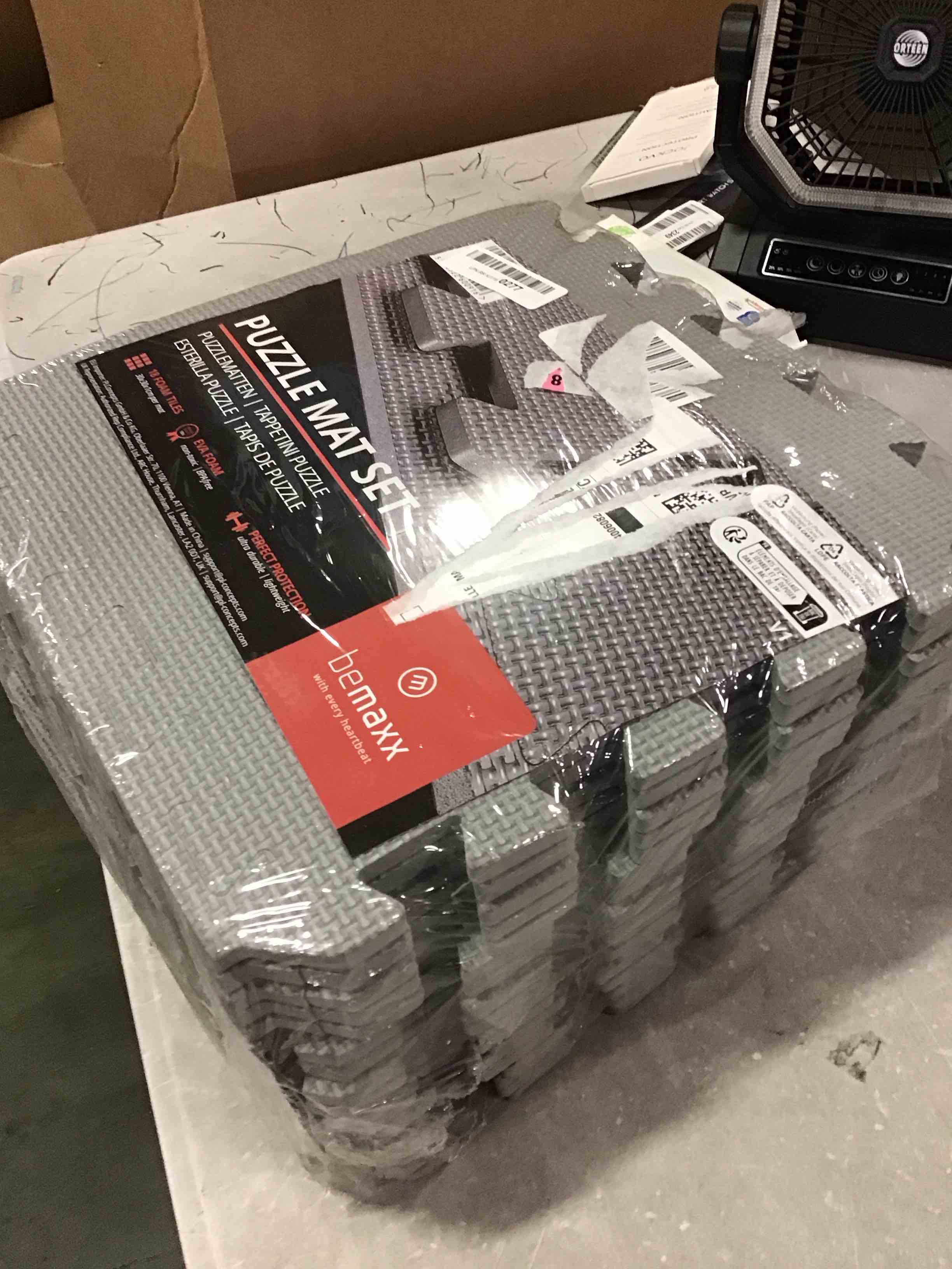 https://s3.amazonaws.com/lotting-images-prod/bidfta/GRN6861621_1721836340680.jpeg