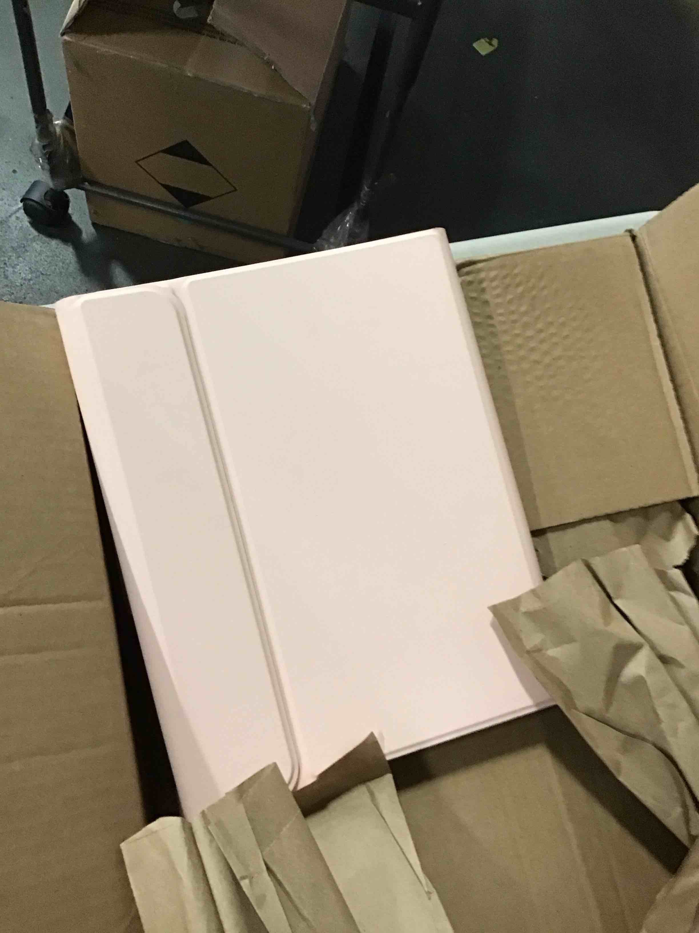 https://s3.amazonaws.com/lotting-images-prod/bidfta/GRN6863061_1723205122327.jpeg