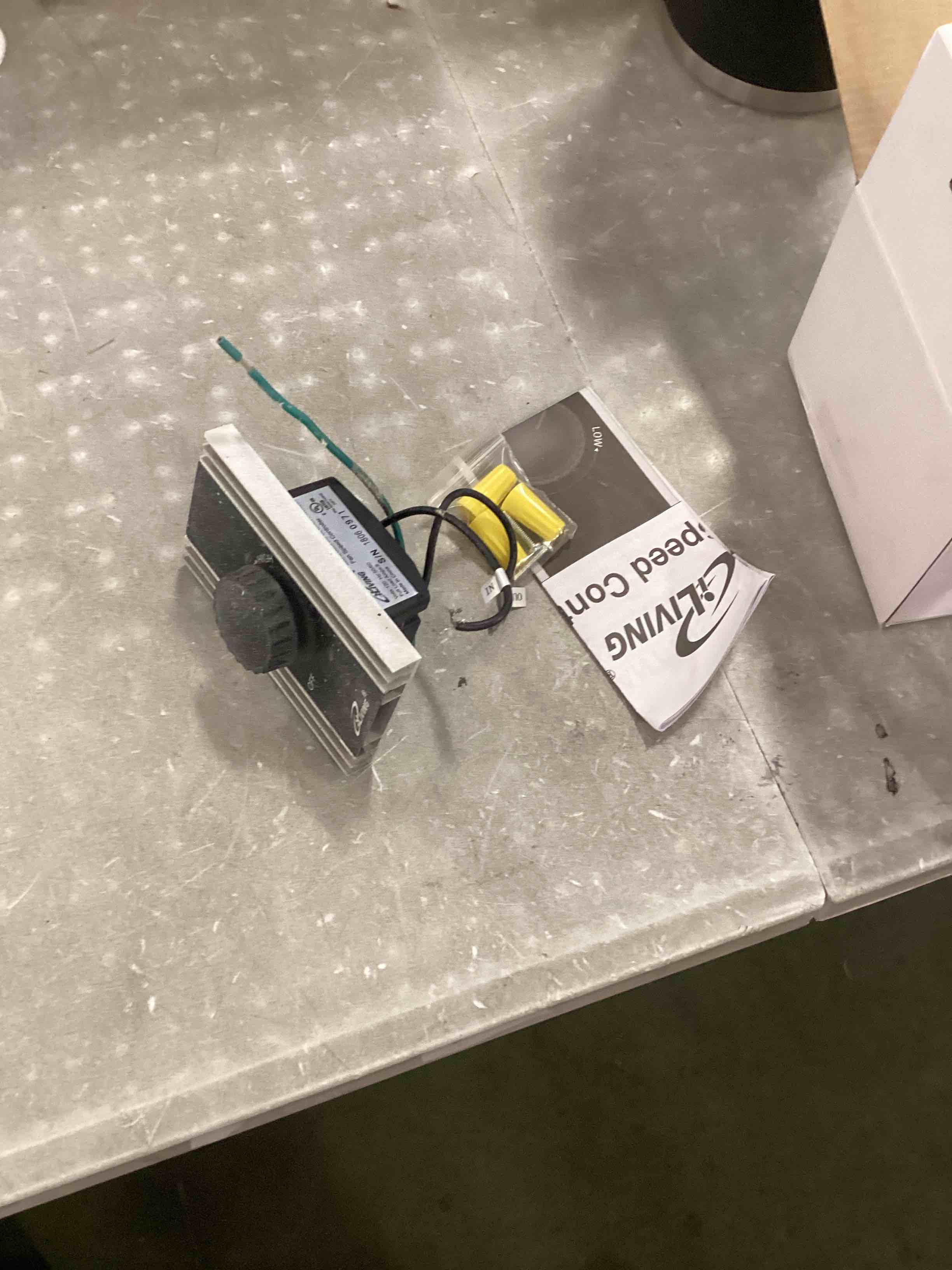 https://s3.amazonaws.com/lotting-images-prod/bidfta/GRN6866312_1721913378629.jpeg