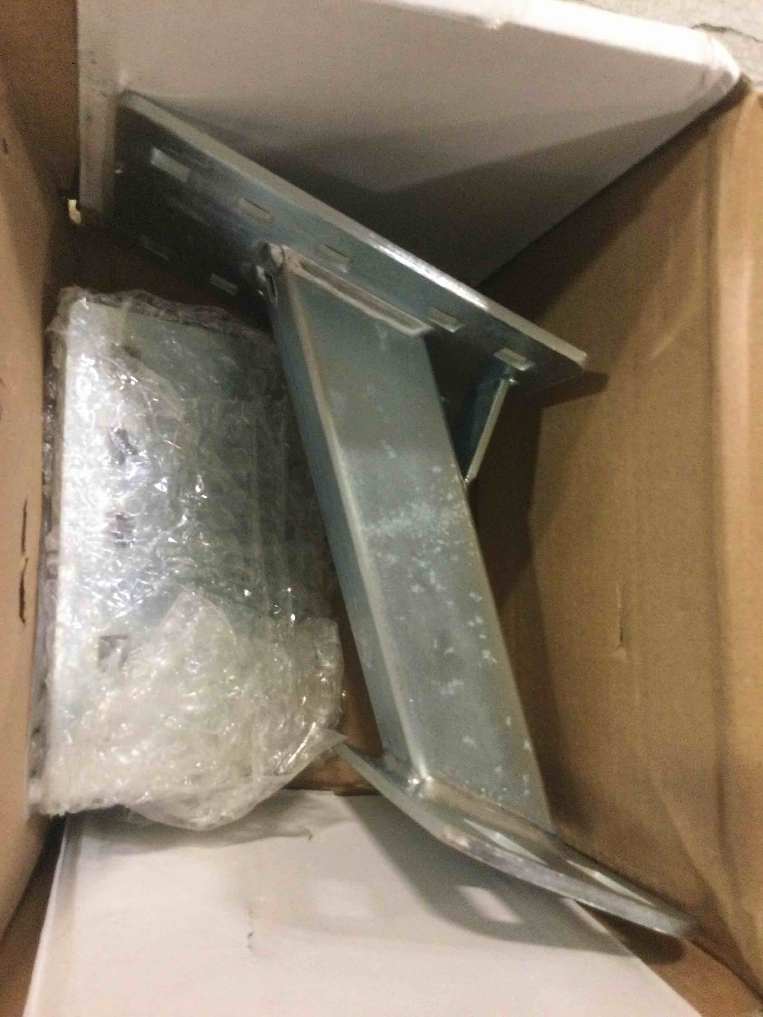 https://s3.amazonaws.com/lotting-images-prod/bidfta/GRN6867675_1721760842524.jpeg