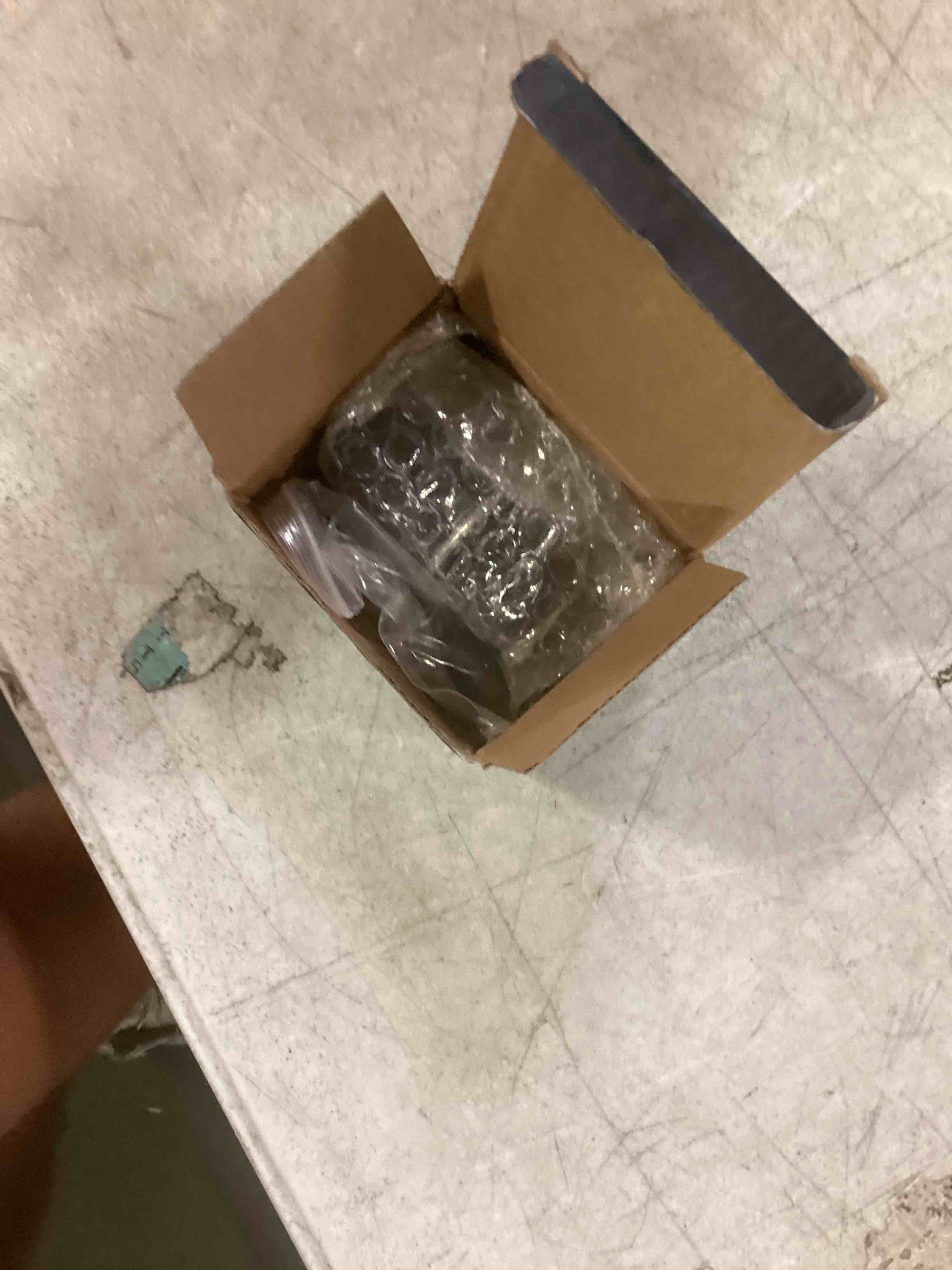 https://s3.amazonaws.com/lotting-images-prod/bidfta/GRN6867884_1721841082474.jpeg