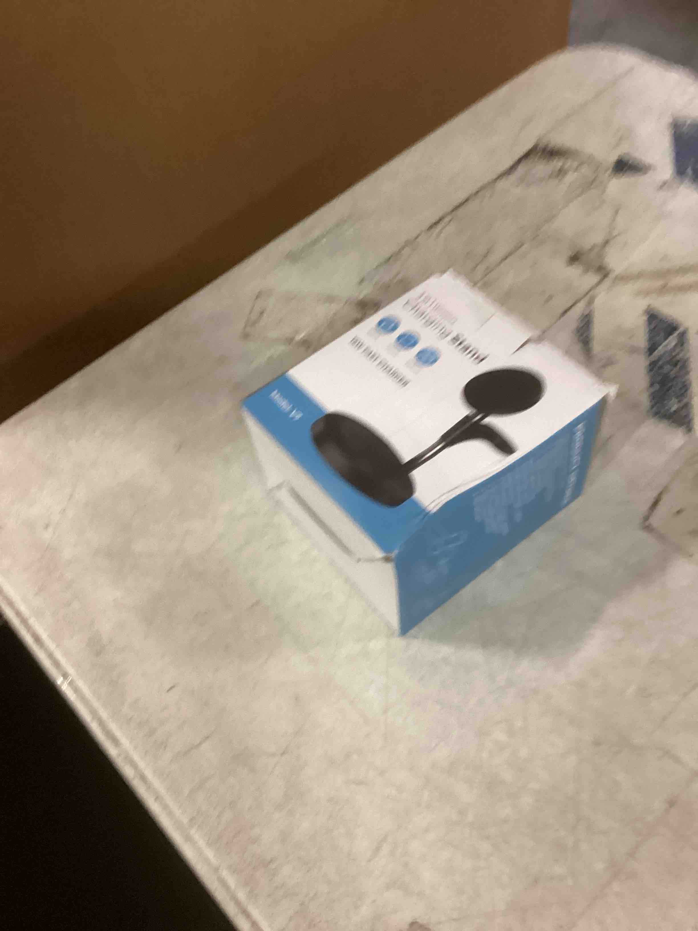 https://s3.amazonaws.com/lotting-images-prod/bidfta/GRN6868078_1721917949613.jpeg