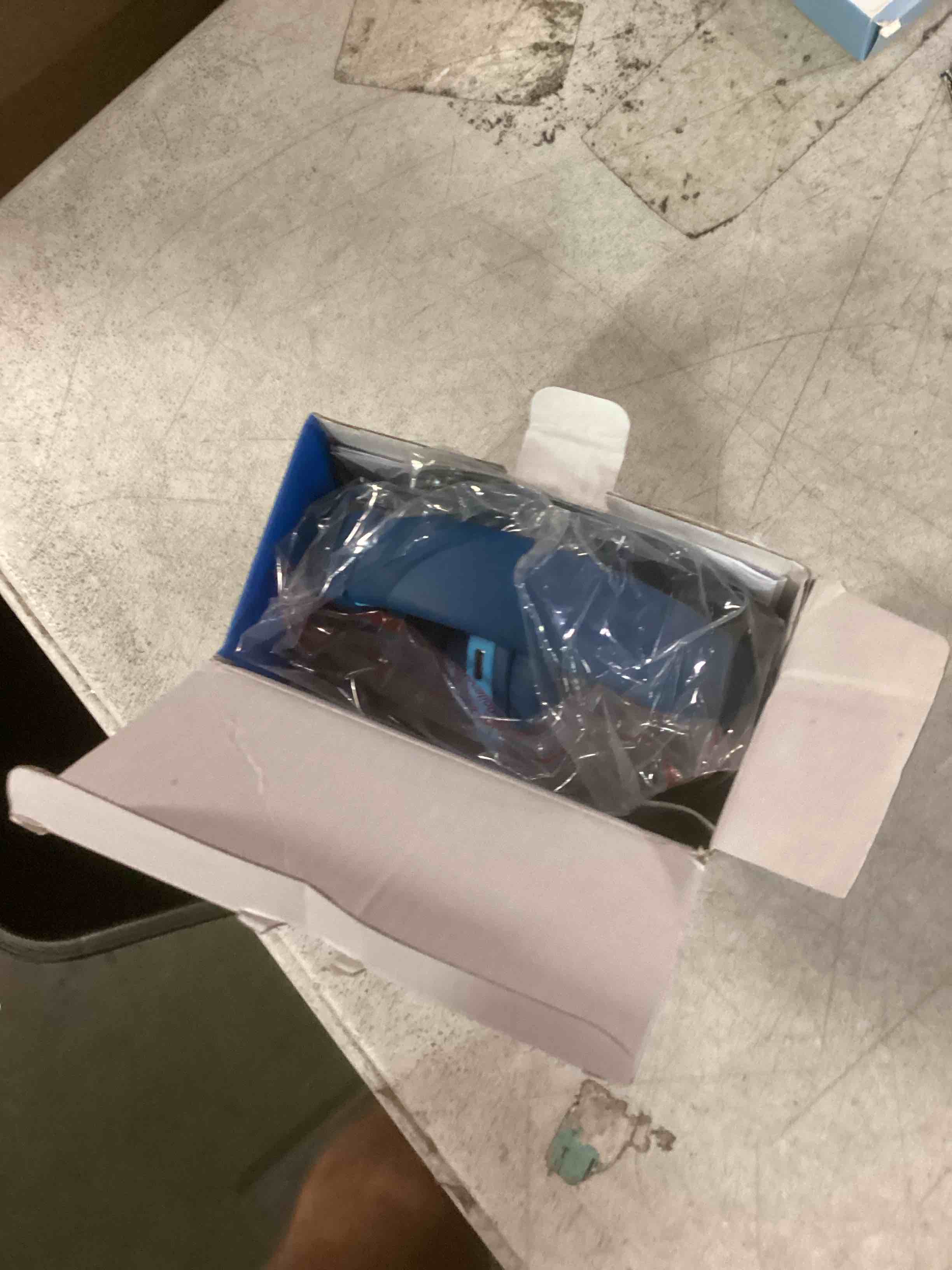 https://s3.amazonaws.com/lotting-images-prod/bidfta/GRN6868095_1721919546436.jpeg