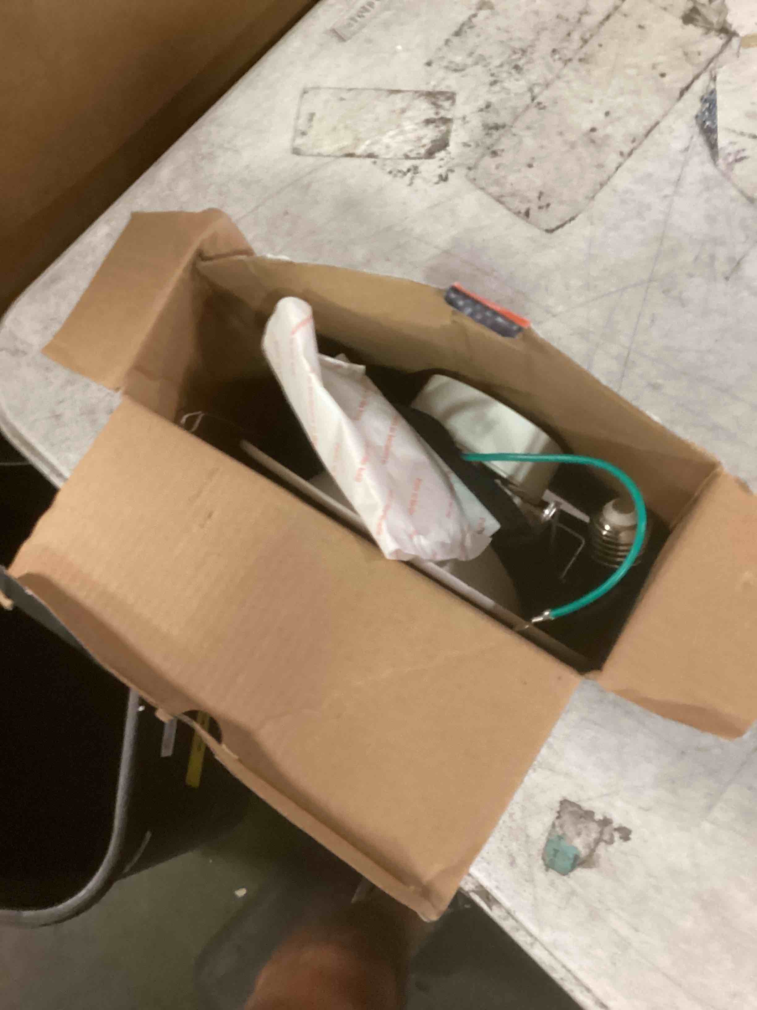 https://s3.amazonaws.com/lotting-images-prod/bidfta/GRN6868196_1721933067269.jpeg