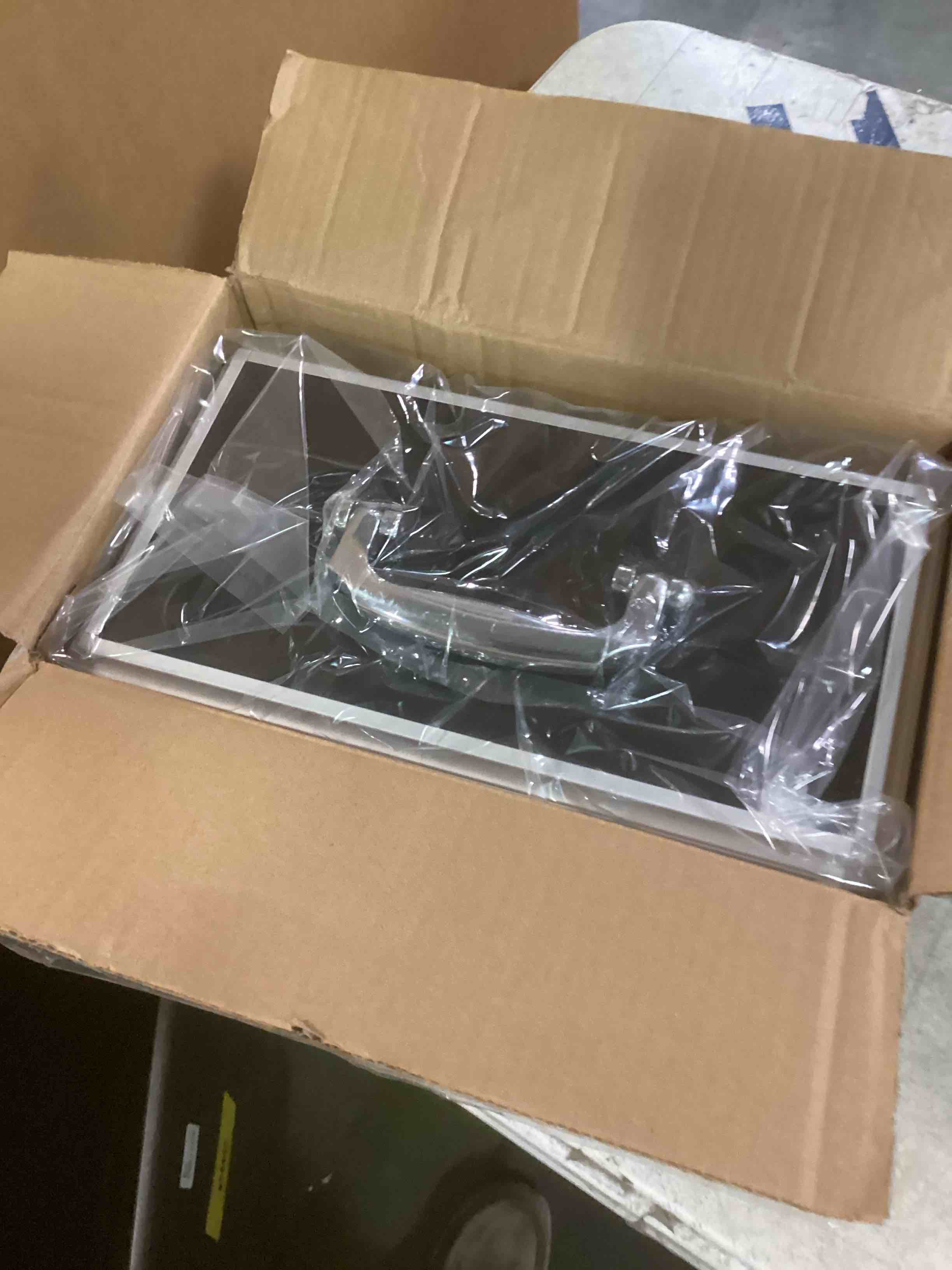 https://s3.amazonaws.com/lotting-images-prod/bidfta/GRN6868213_1721934664440.jpeg