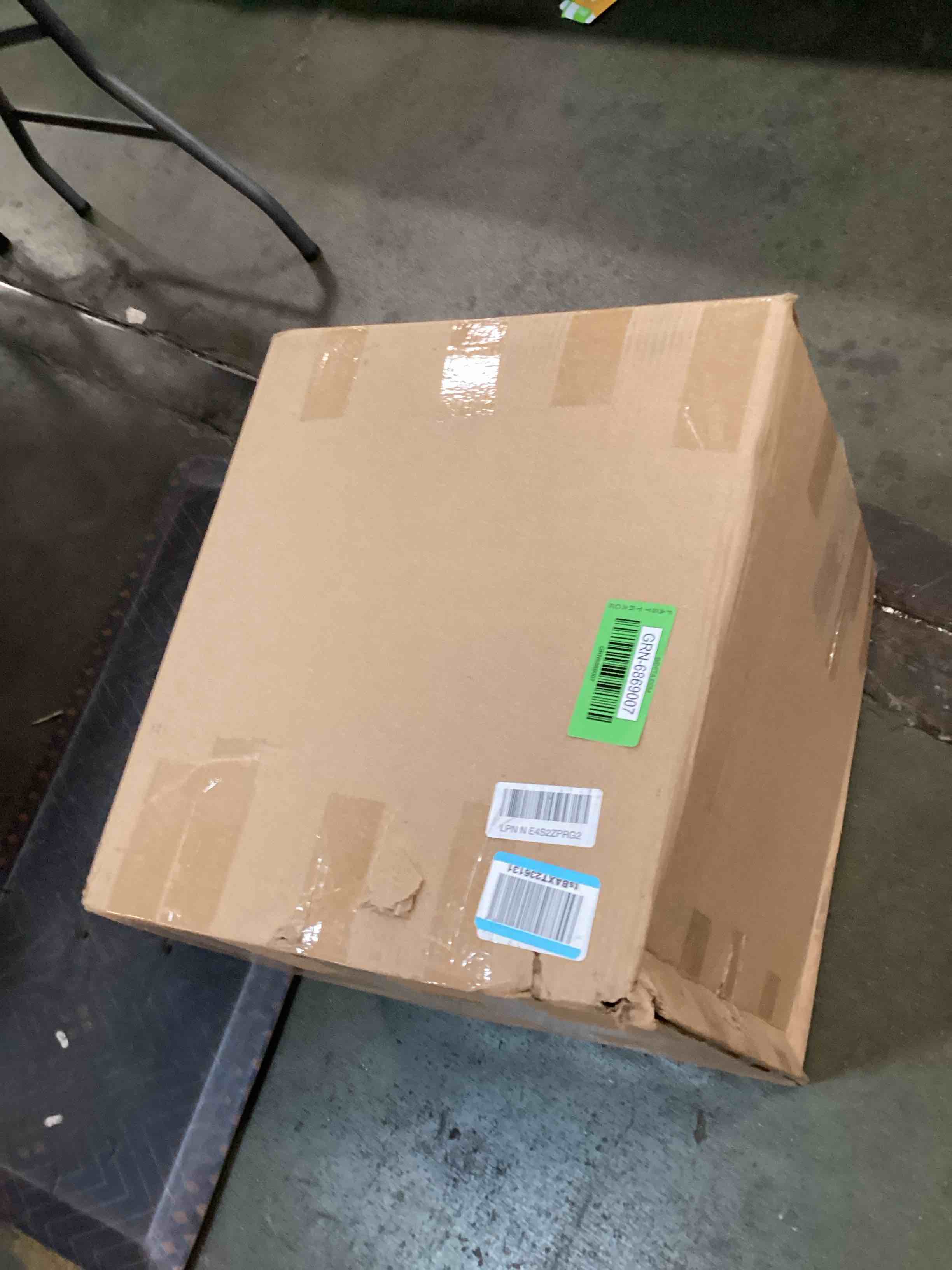 https://s3.amazonaws.com/lotting-images-prod/bidfta/GRN6869007_1721677168772.jpeg