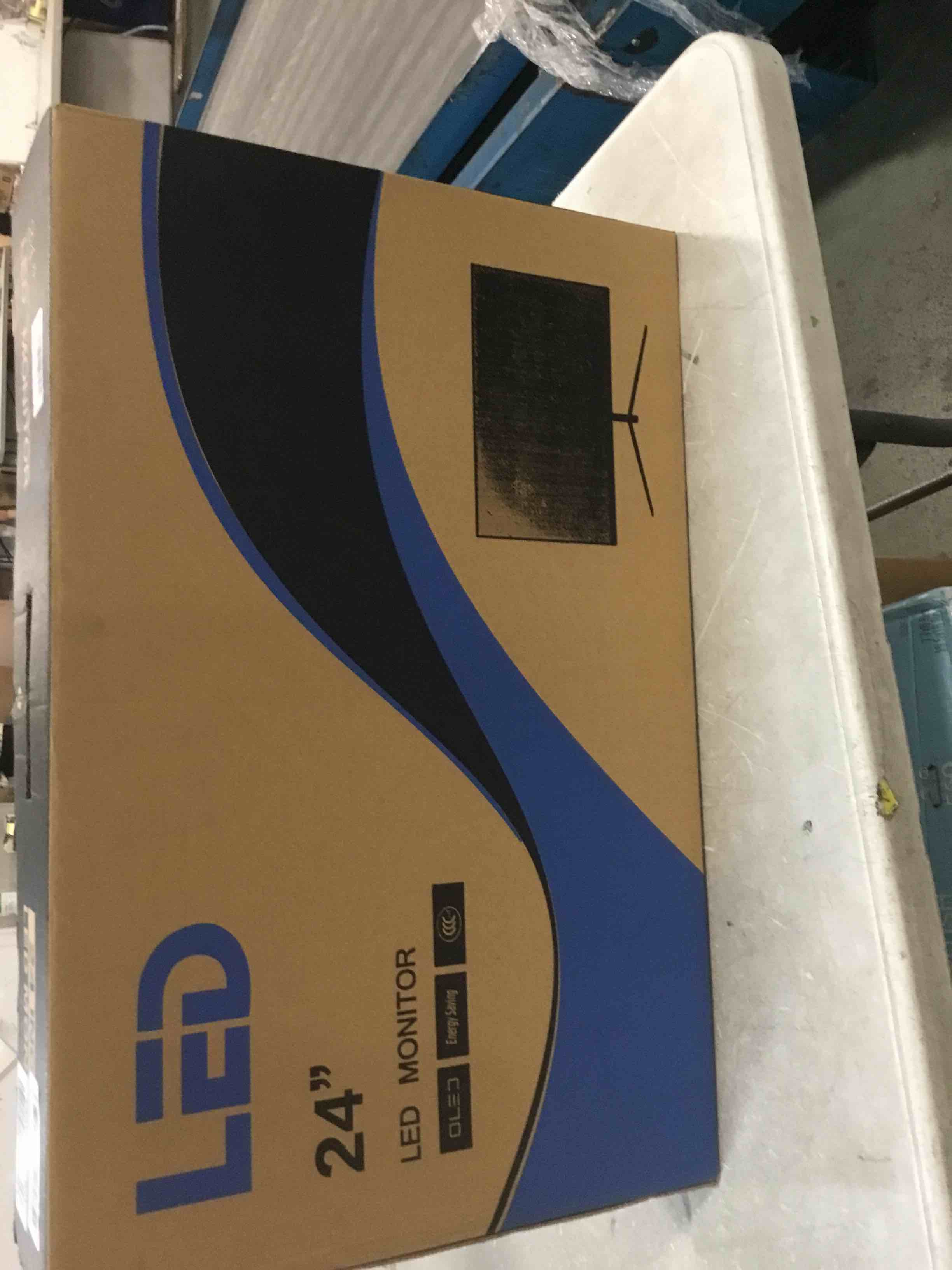 https://s3.amazonaws.com/lotting-images-prod/bidfta/GRN6869062_1721702940263.jpeg