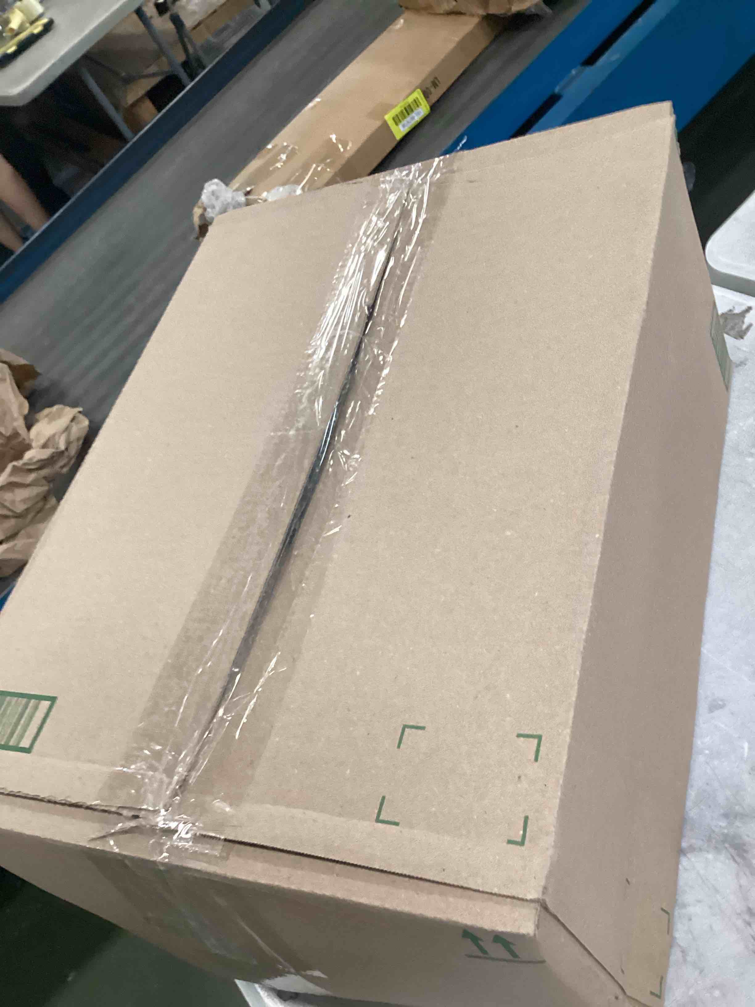 https://s3.amazonaws.com/lotting-images-prod/bidfta/GRN6869763_1721997693729.jpeg