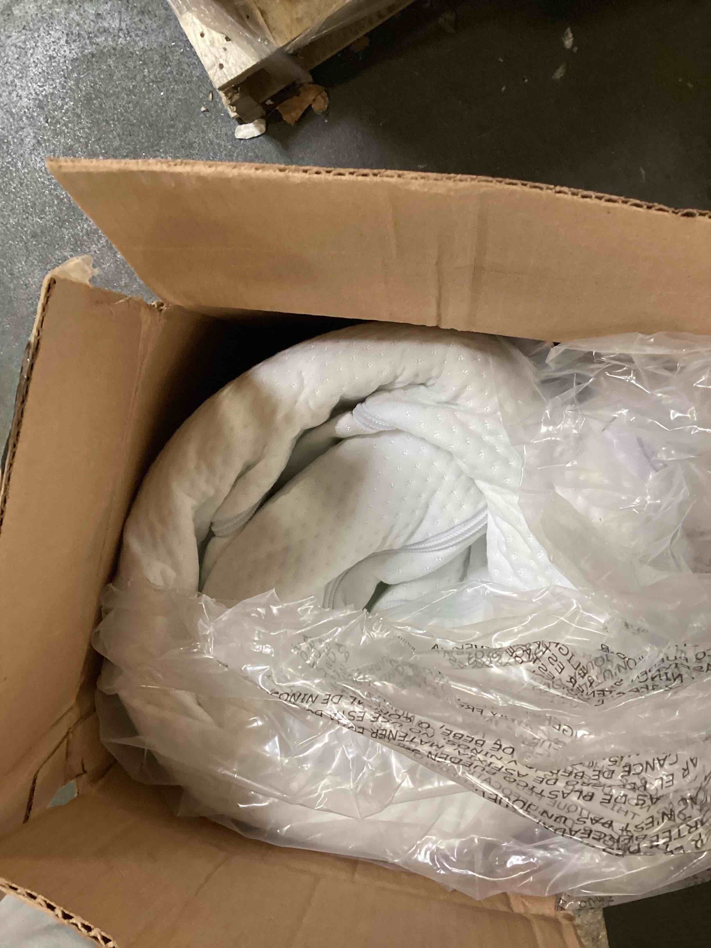 https://s3.amazonaws.com/lotting-images-prod/bidfta/GRN6870131_1722273507525.jpeg