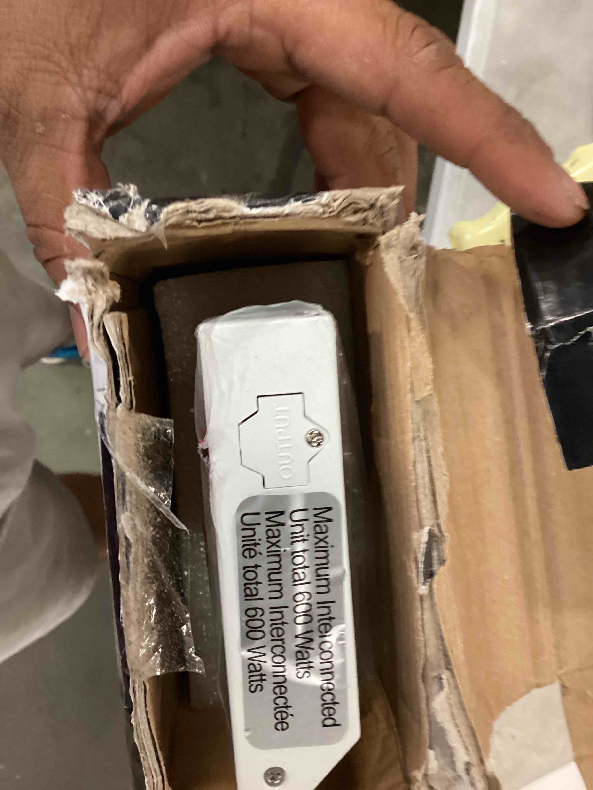 https://s3.amazonaws.com/lotting-images-prod/bidfta/GRN6870188_1722282494944.jpeg
