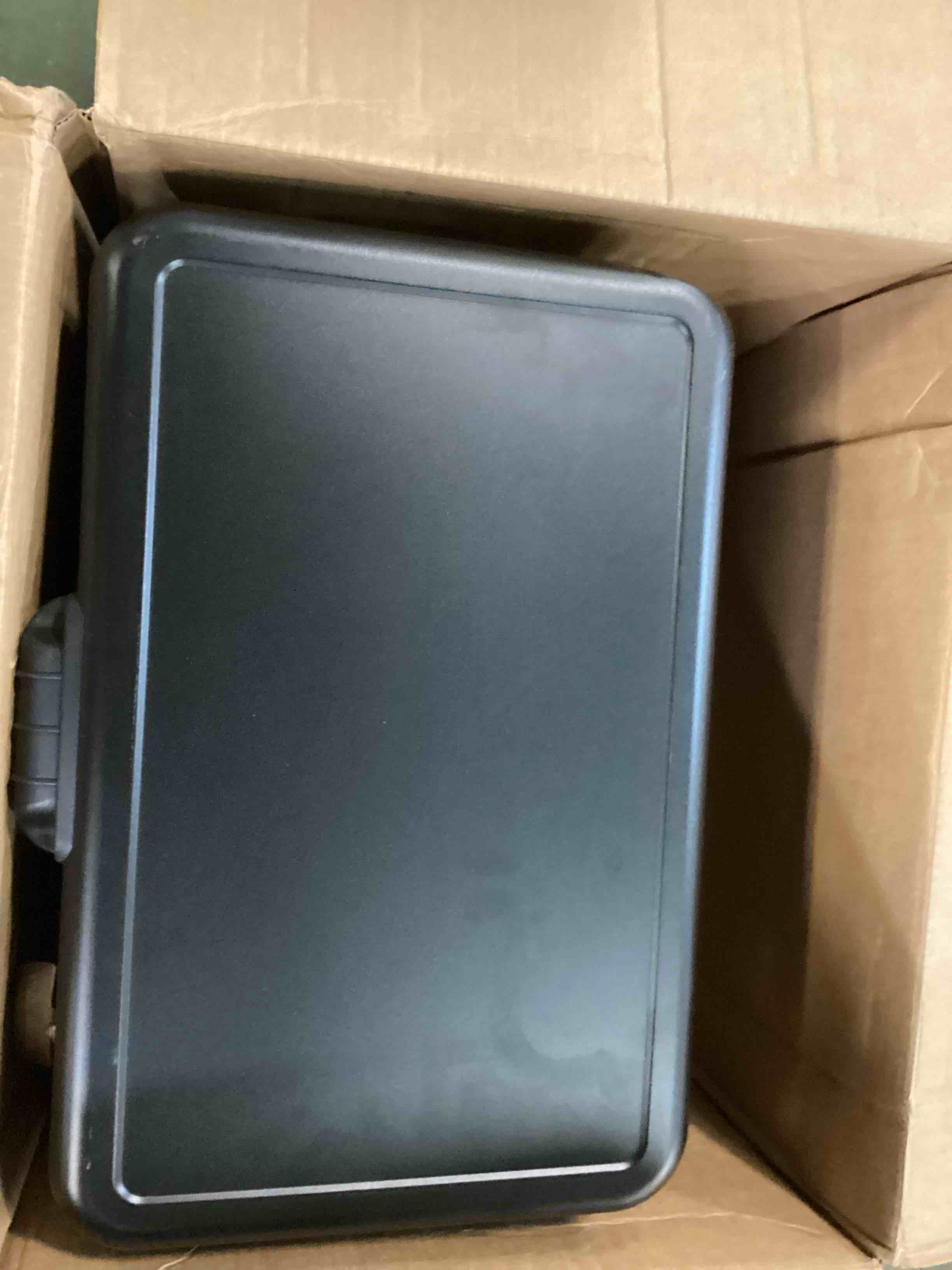 https://s3.amazonaws.com/lotting-images-prod/bidfta/GRN6870400_1722434163574.jpeg