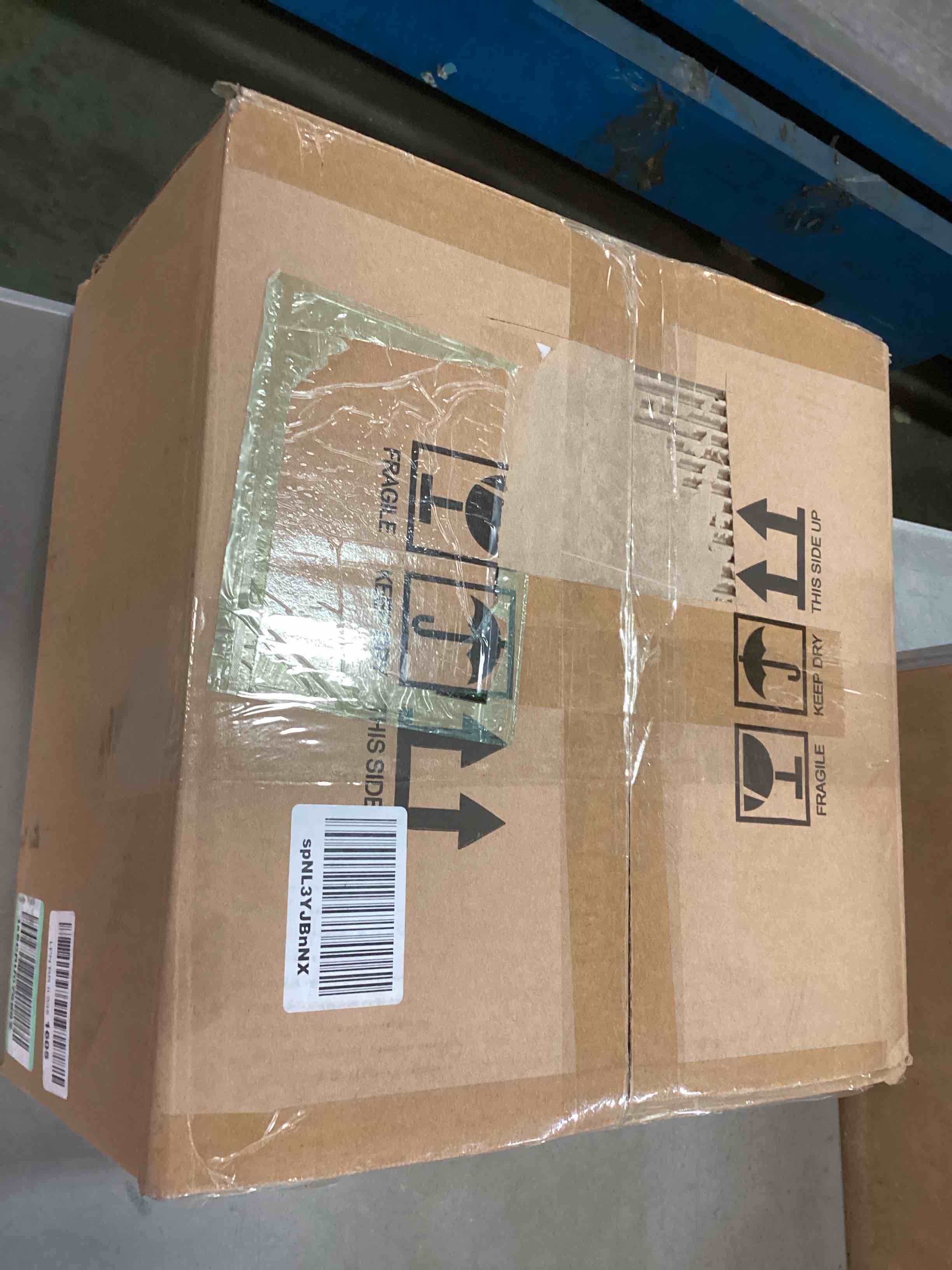 https://s3.amazonaws.com/lotting-images-prod/bidfta/GRN6870517_1721744813145.jpeg