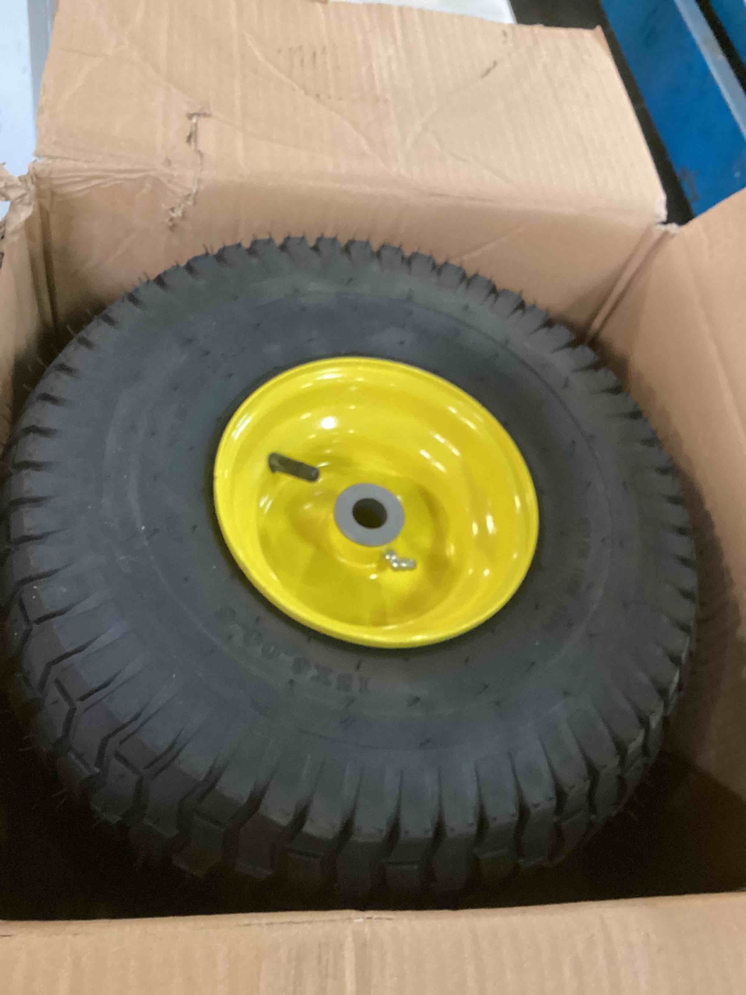 https://s3.amazonaws.com/lotting-images-prod/bidfta/GRY0100741_1725374847021.jpeg