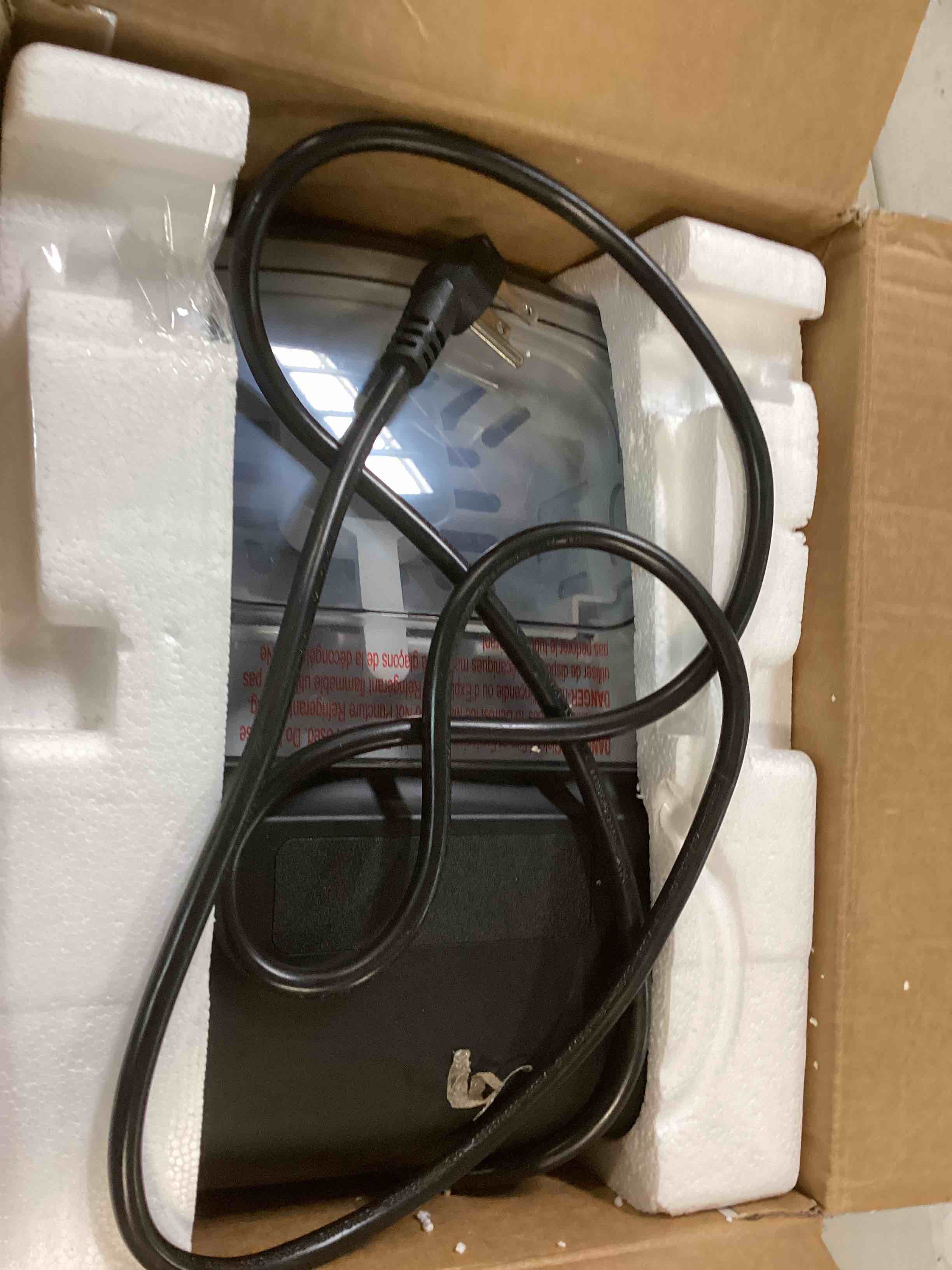 Frigidaire Compact Countertop Ice Maker, Makes 26 Lbs. Of Bullet Shaped