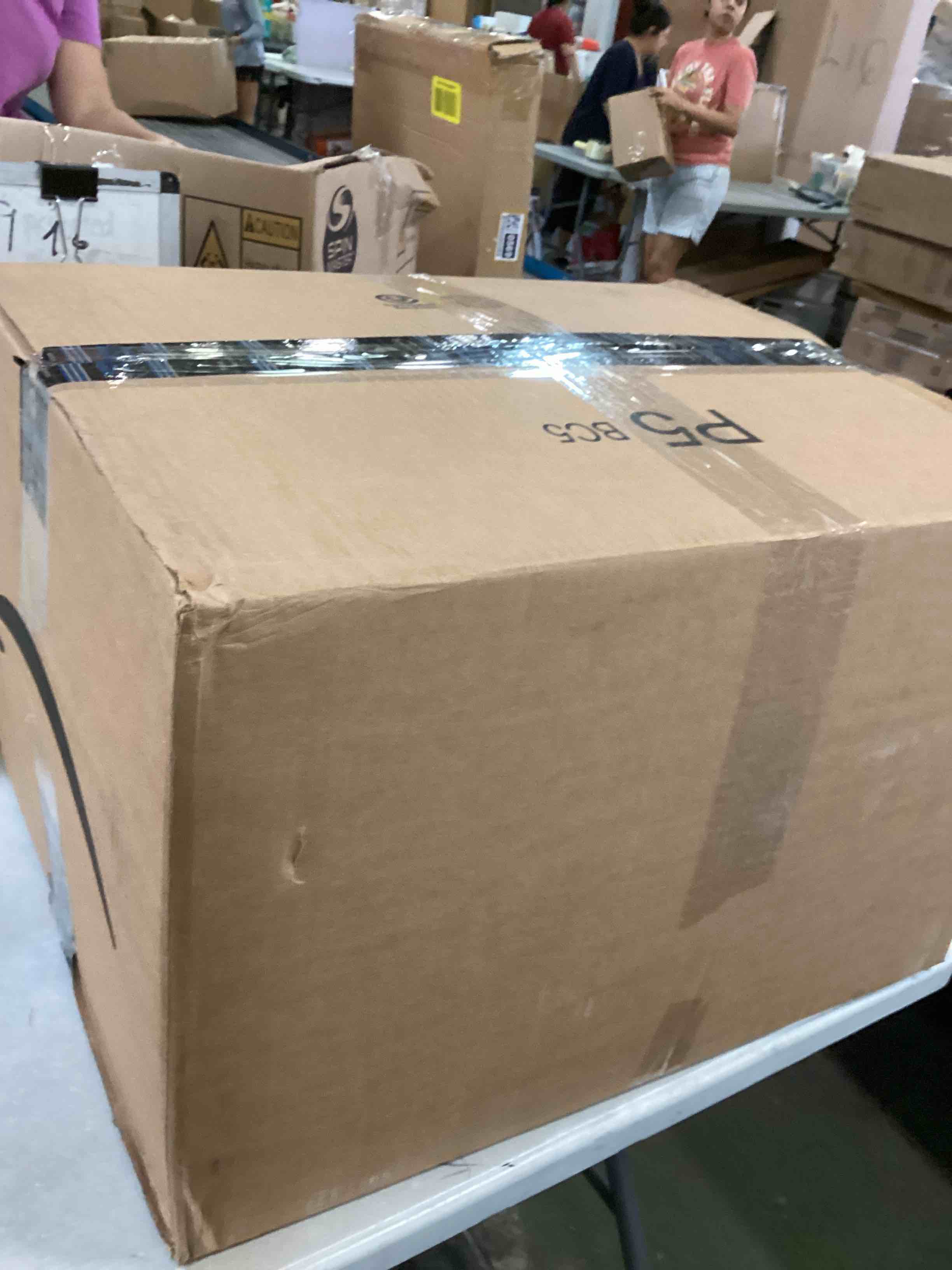 https://s3.amazonaws.com/lotting-images-prod/bidfta/GRY0101028_1725033783910.jpeg