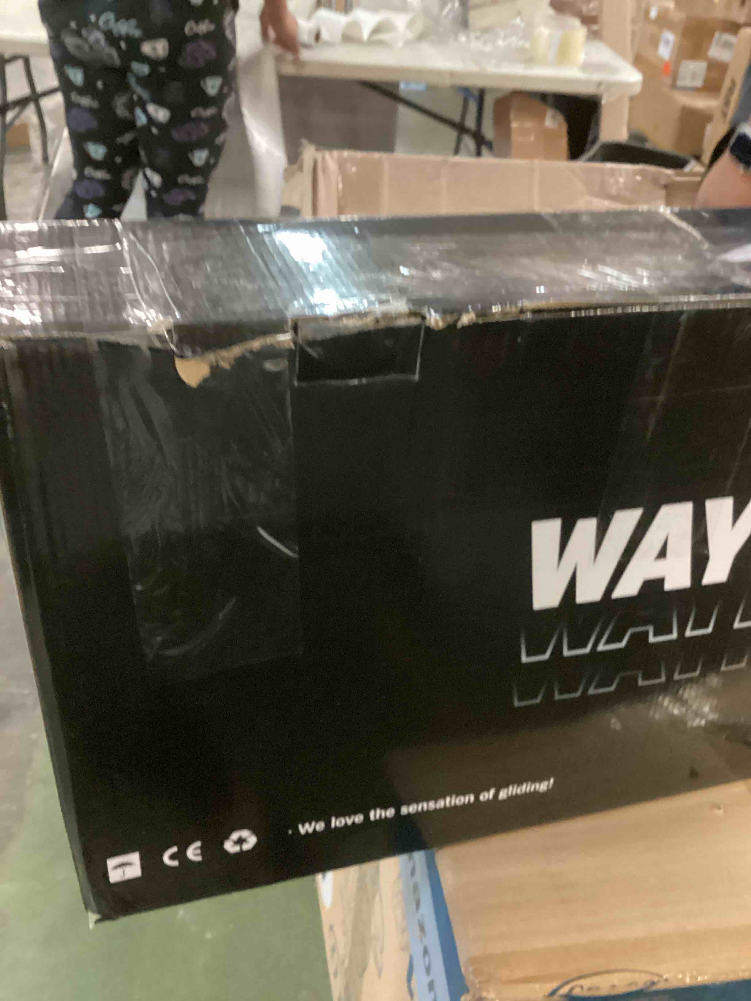 https://s3.amazonaws.com/lotting-images-prod/bidfta/GRY0101133_1725367021400.jpeg