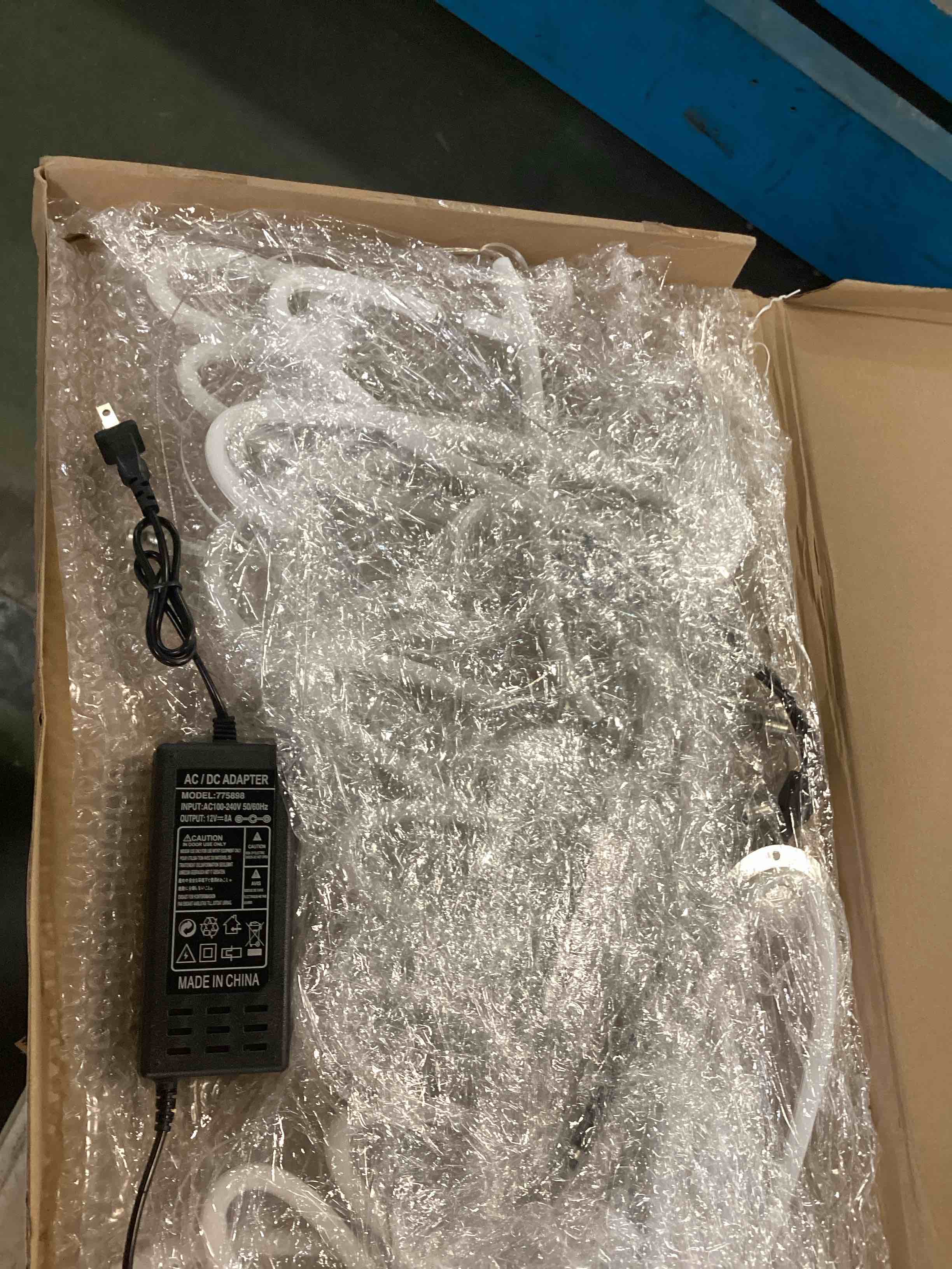 https://s3.amazonaws.com/lotting-images-prod/bidfta/GRY0101370_1724953007794.jpeg