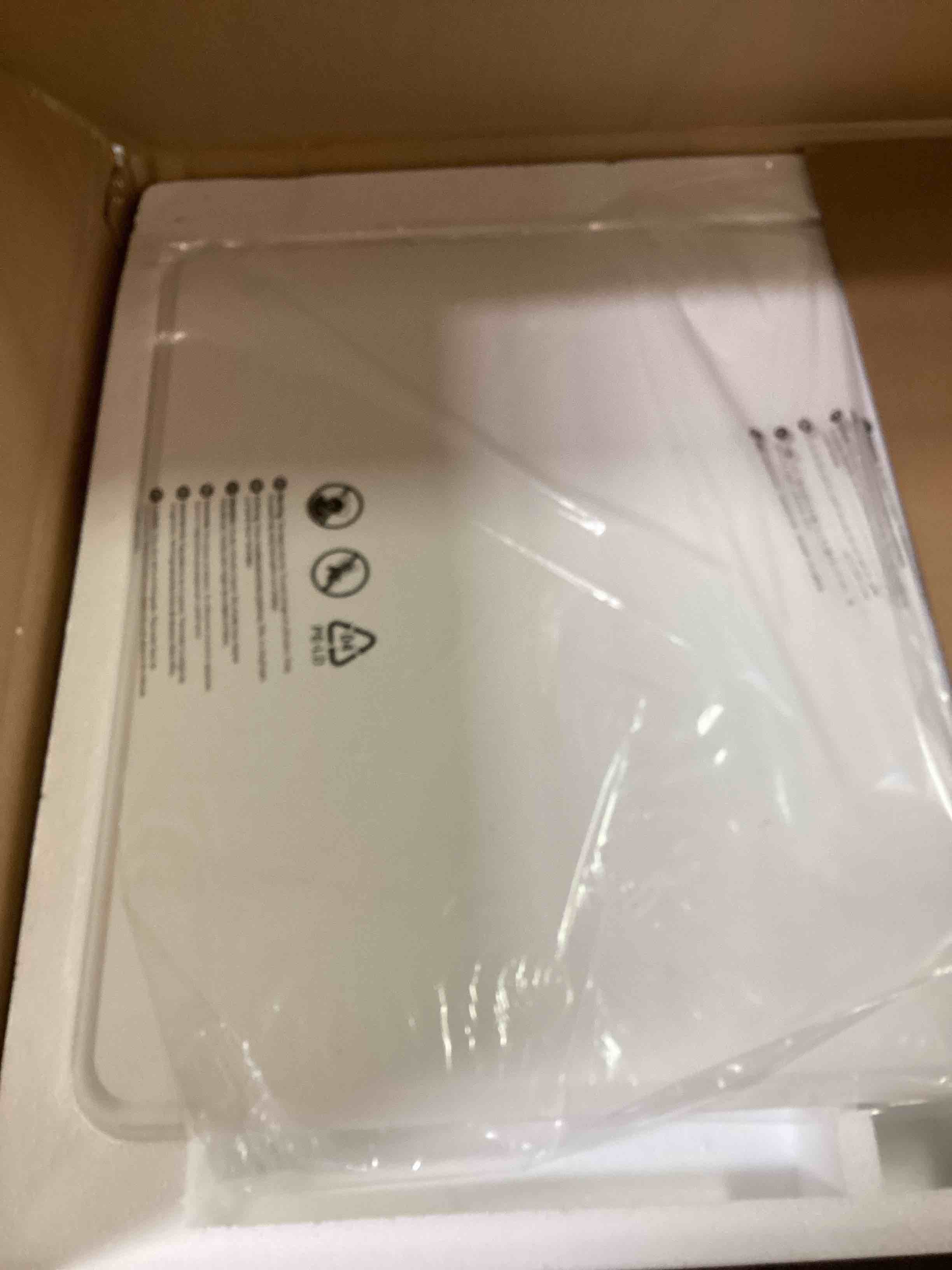 https://s3.amazonaws.com/lotting-images-prod/bidfta/GRY0101421_1724874702693.jpeg