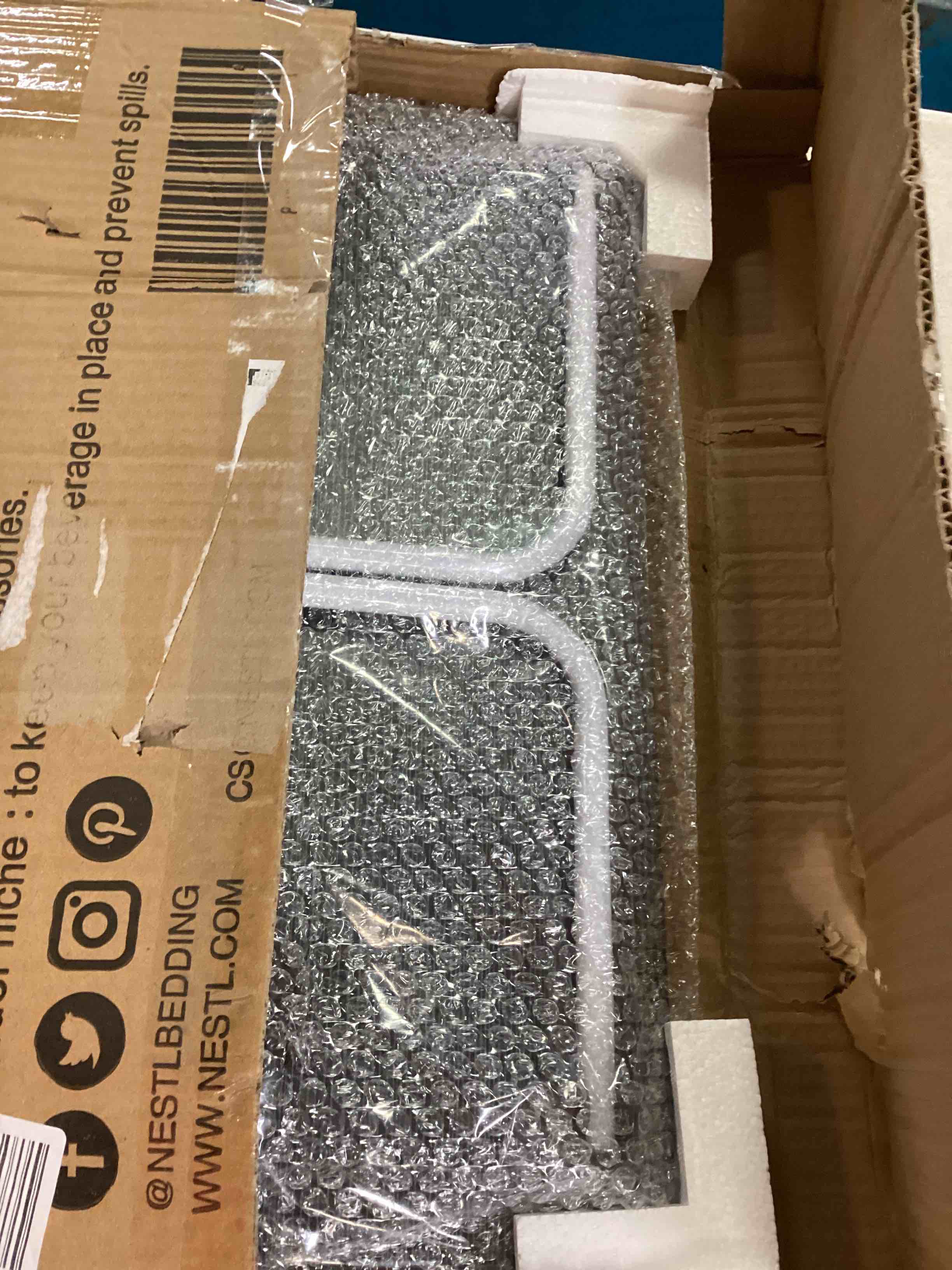 https://s3.amazonaws.com/lotting-images-prod/bidfta/GRY0101782_1724771376552.jpeg