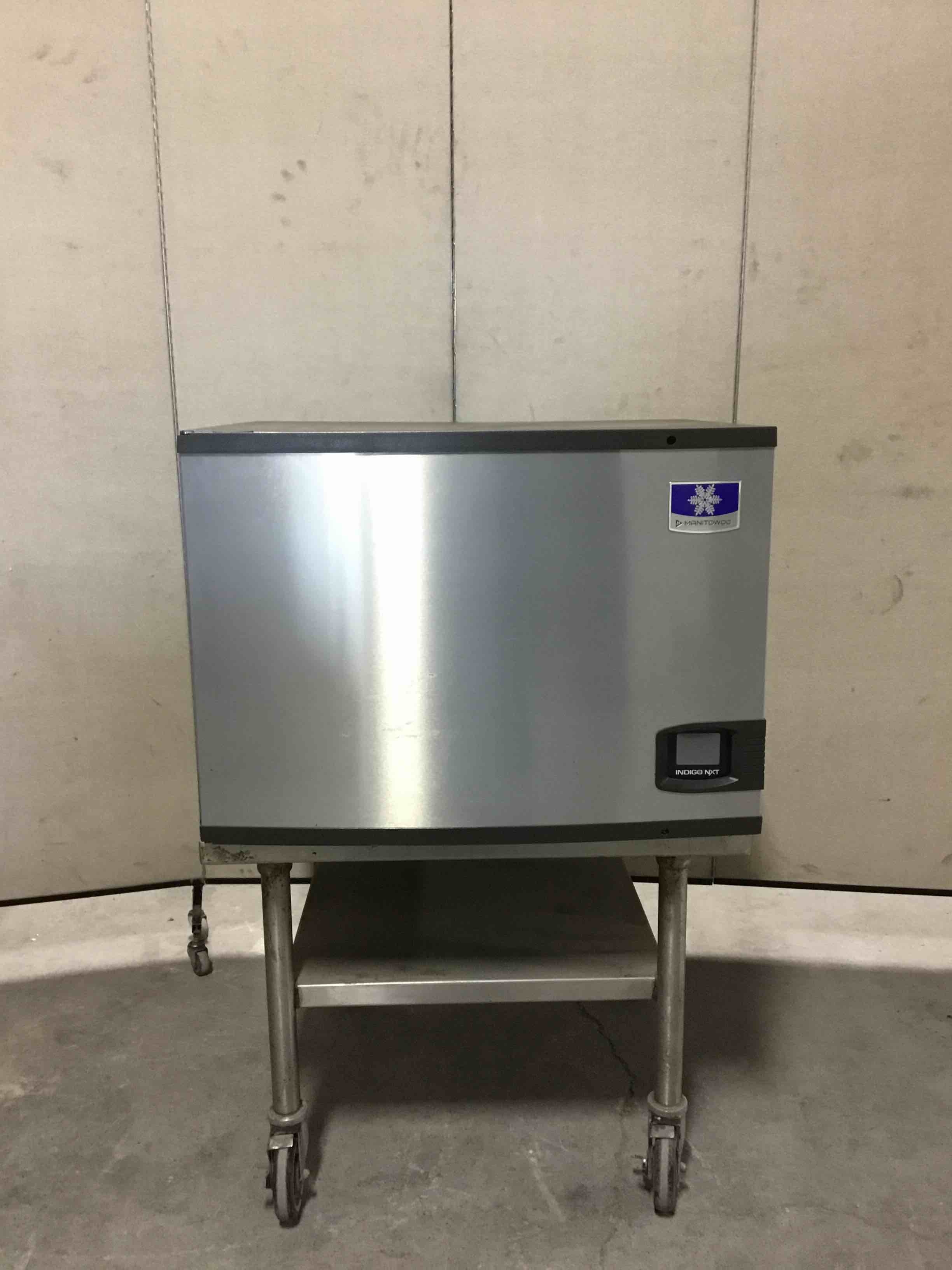 2019 MANITOWOC 30 INCH REMOTE 600 LB HALF DICE ICE MACHINE 