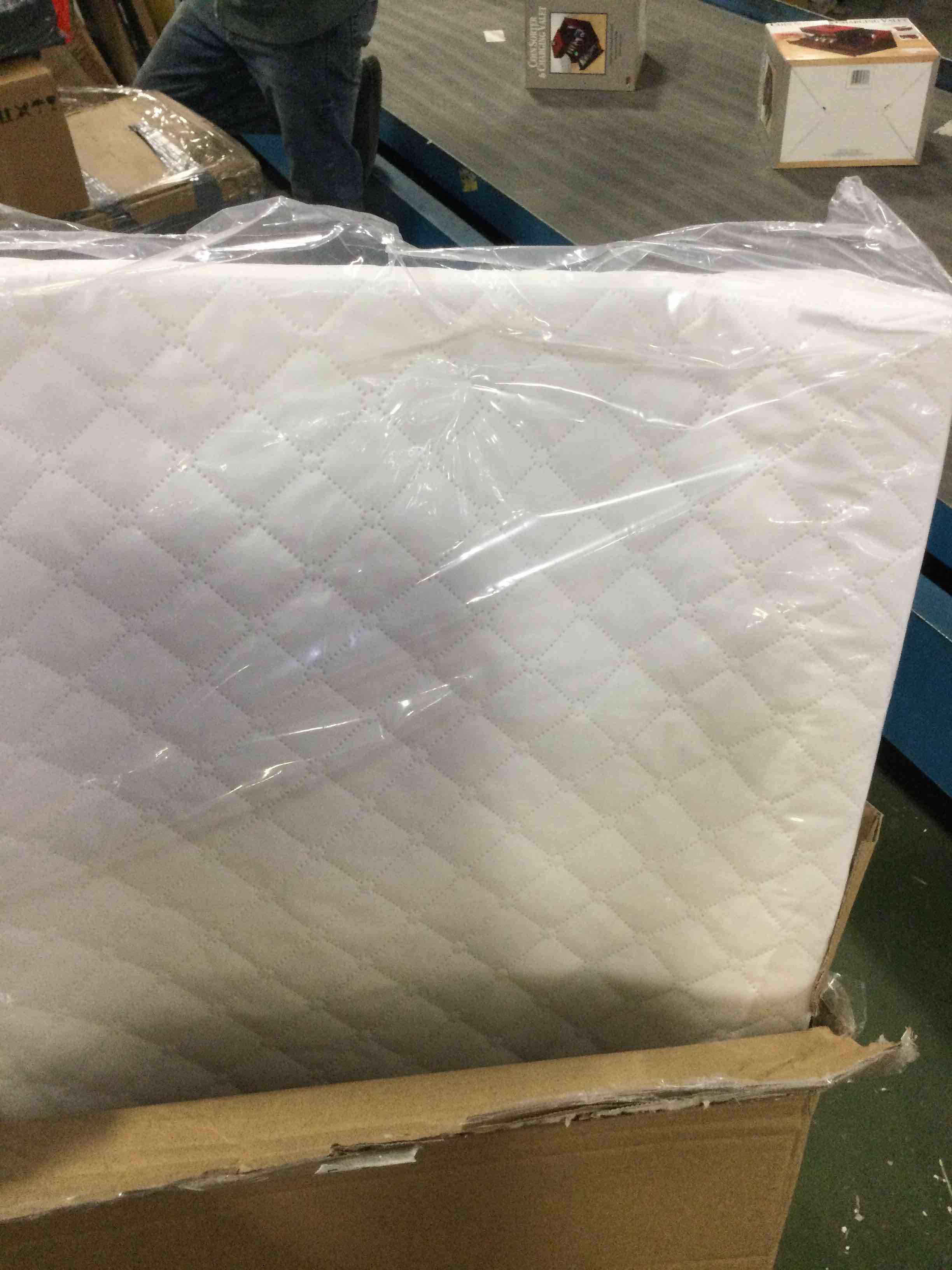 https://s3.amazonaws.com/lotting-images-prod/bidfta/GRY0882592_1610396421617.jpeg