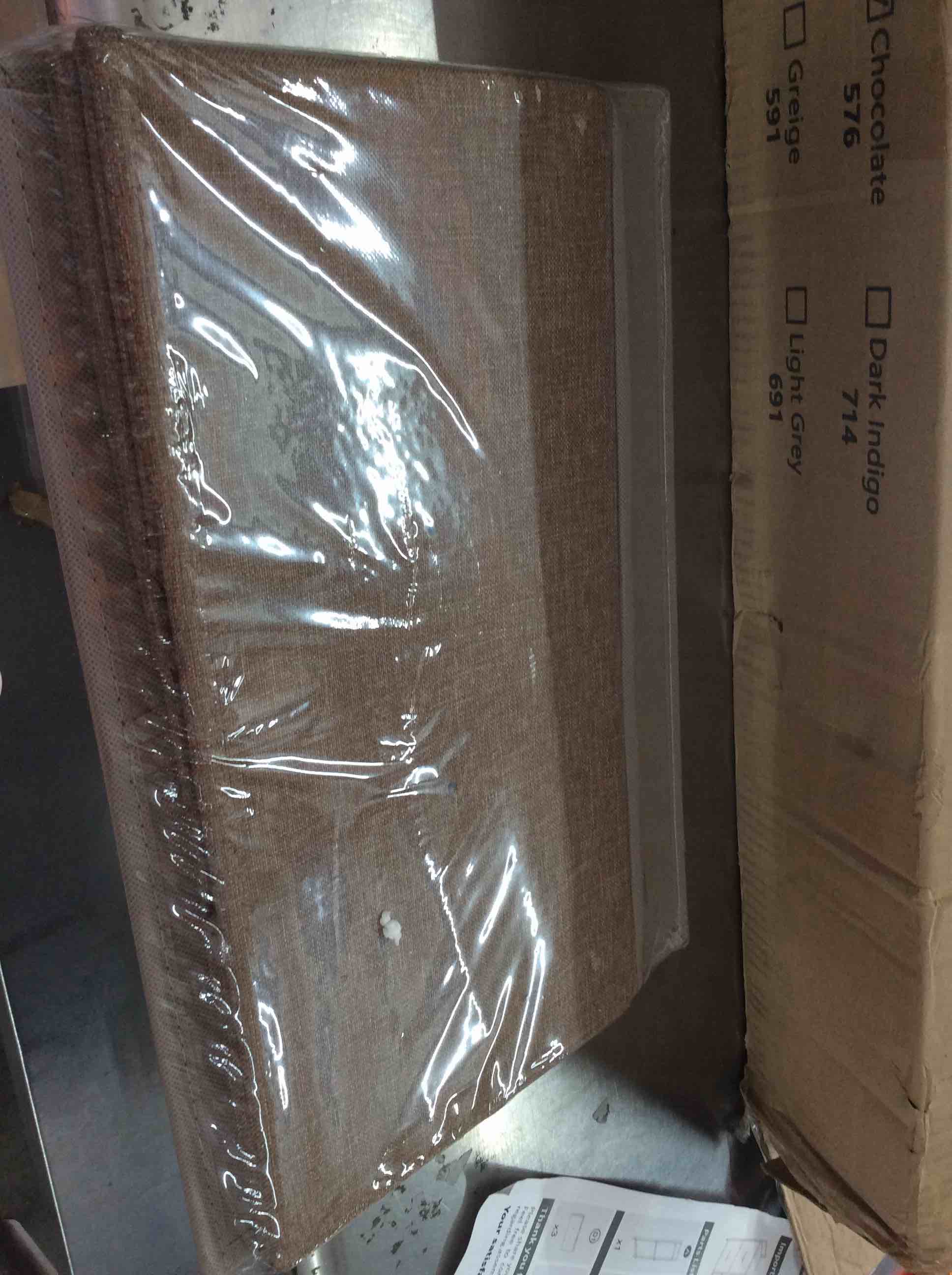 https://s3.amazonaws.com/lotting-images-prod/bidfta/GRY0983246_1621529554192.jpeg