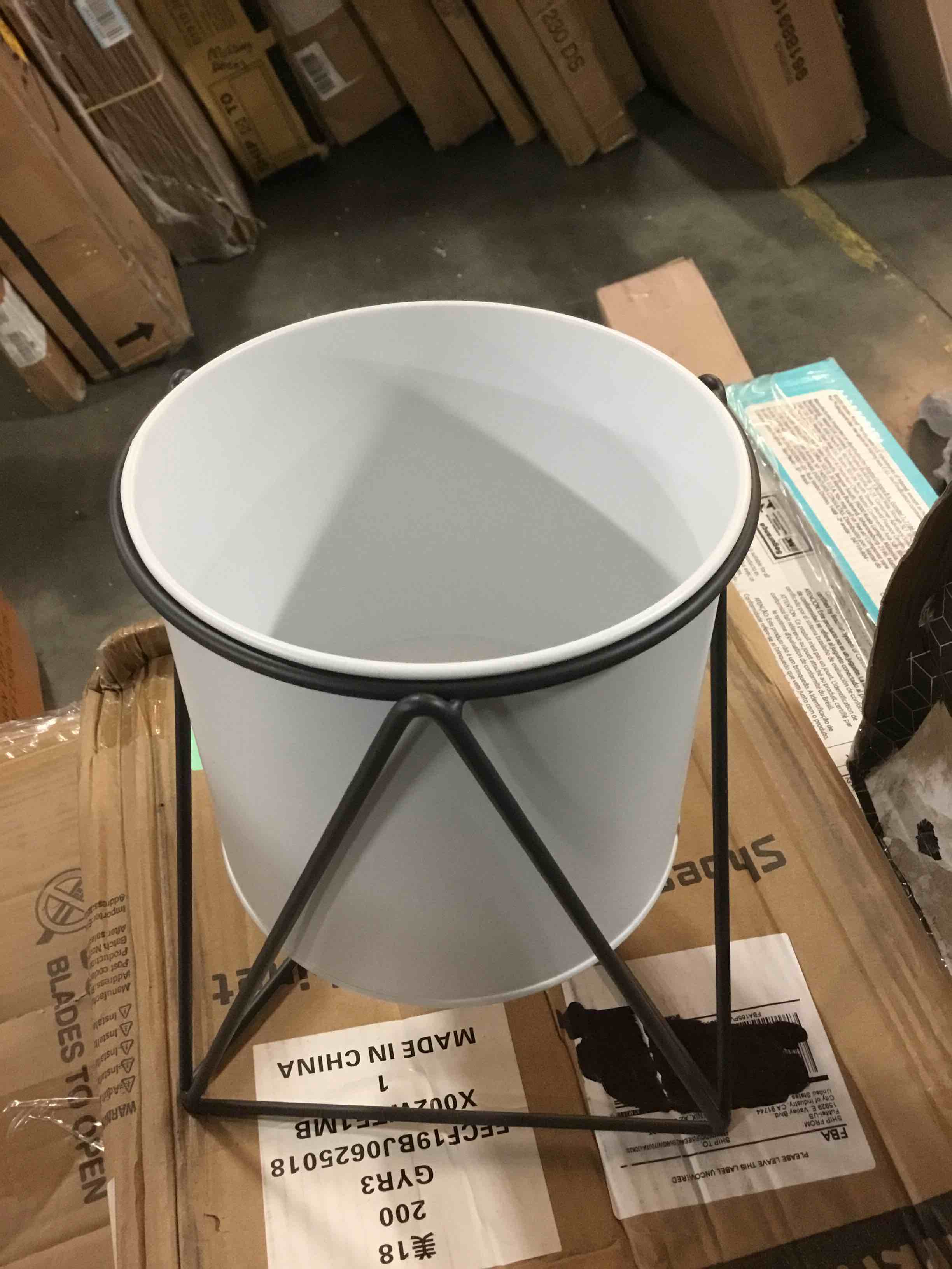 Plant Stand With Pot 