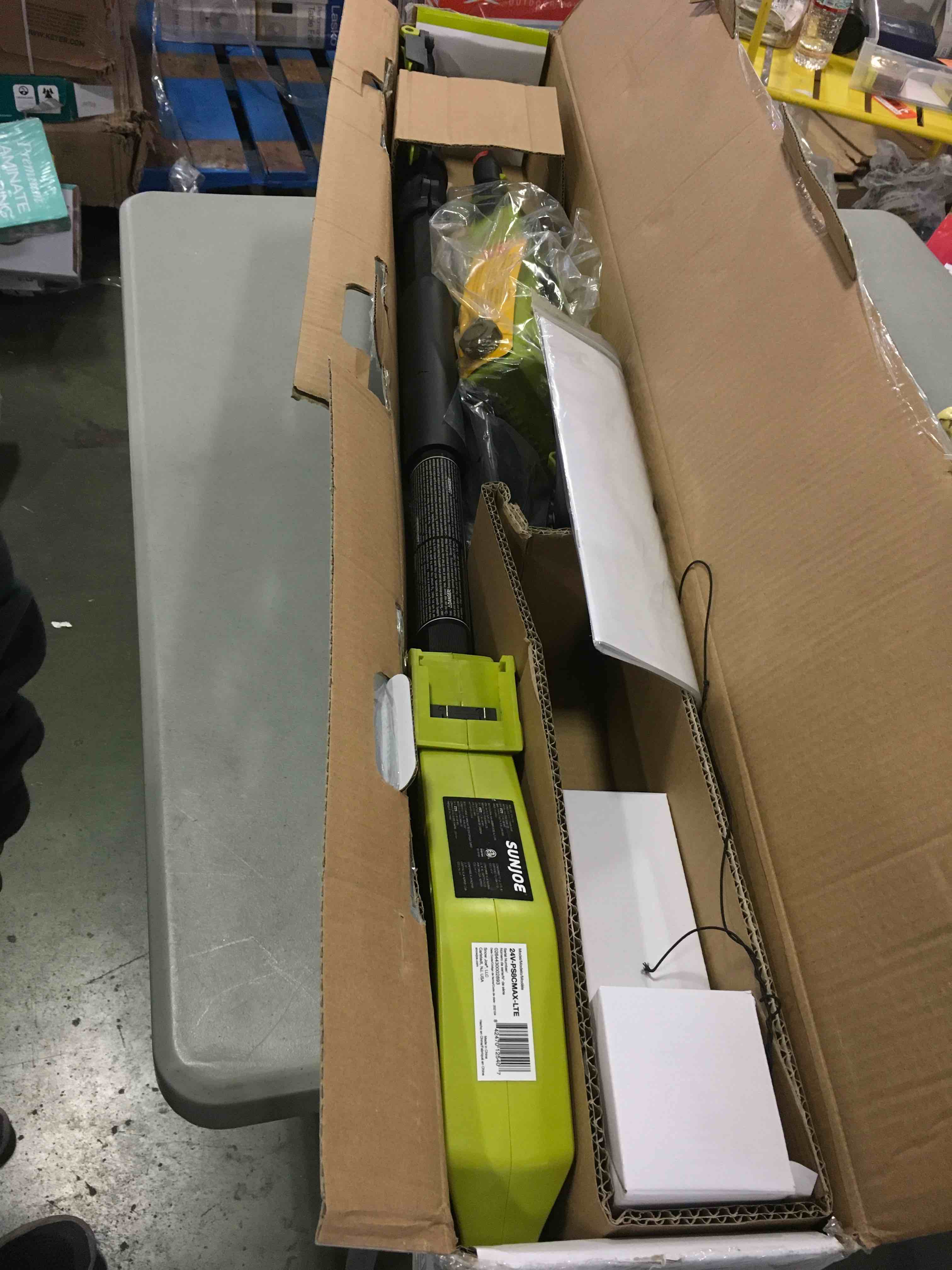 https://s3.amazonaws.com/lotting-images-prod/bidfta/GRY1427949_1637613691024.jpeg