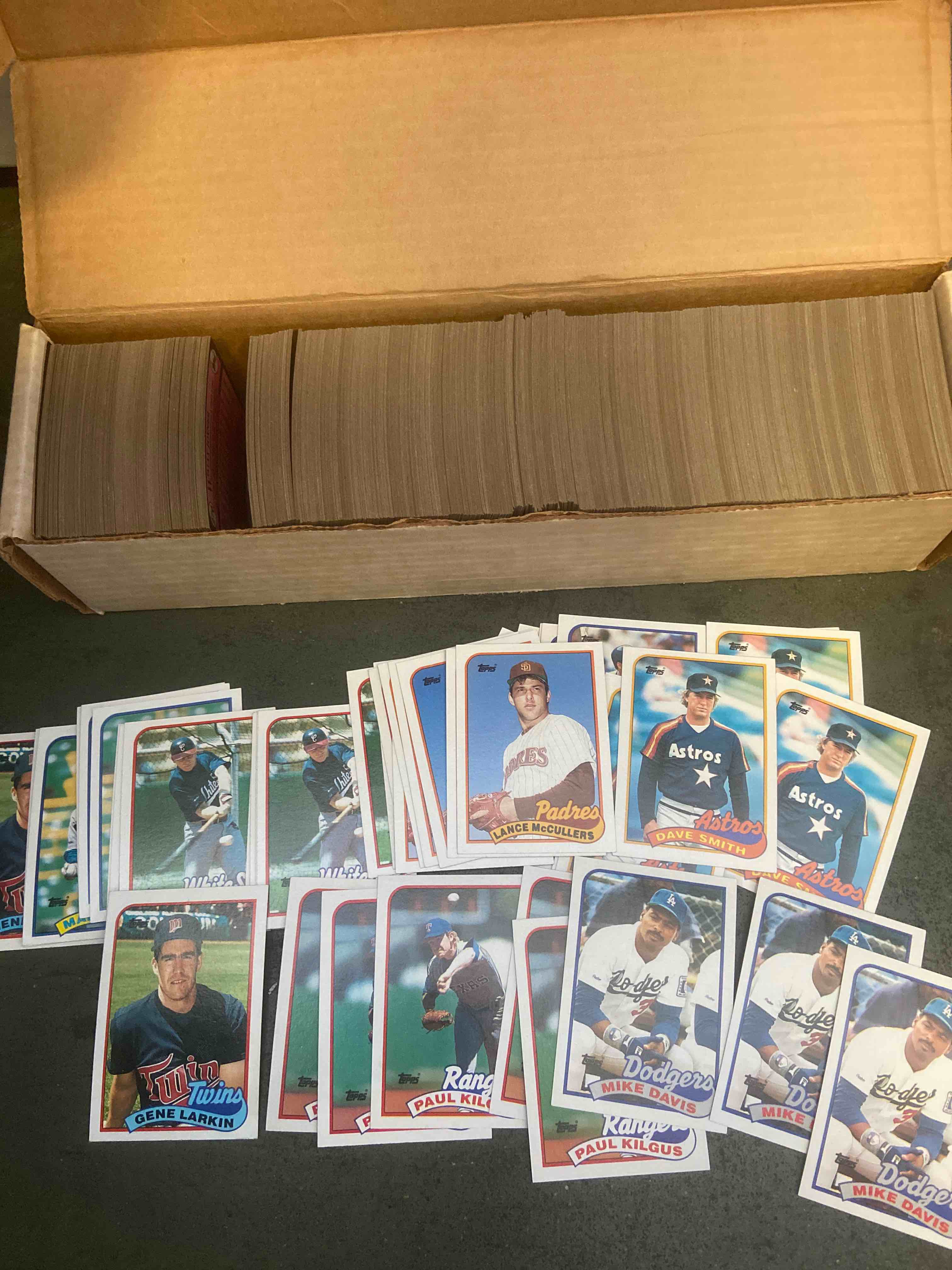 over 200 randomly a sort of 1989 baseball cards! Winner takes all!