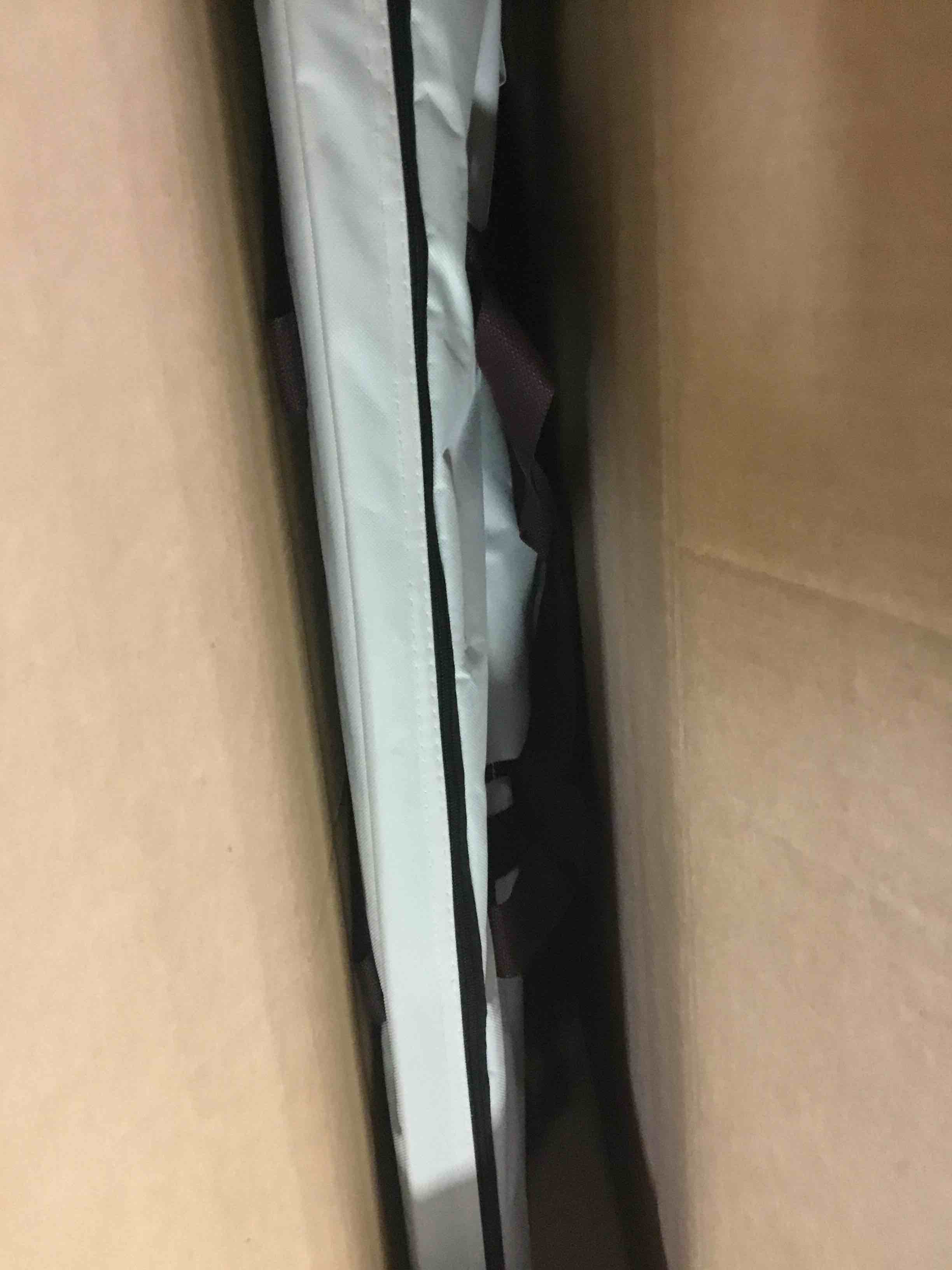 https://s3.amazonaws.com/lotting-images-prod/bidfta/GRY2998428_1653671757572.jpeg