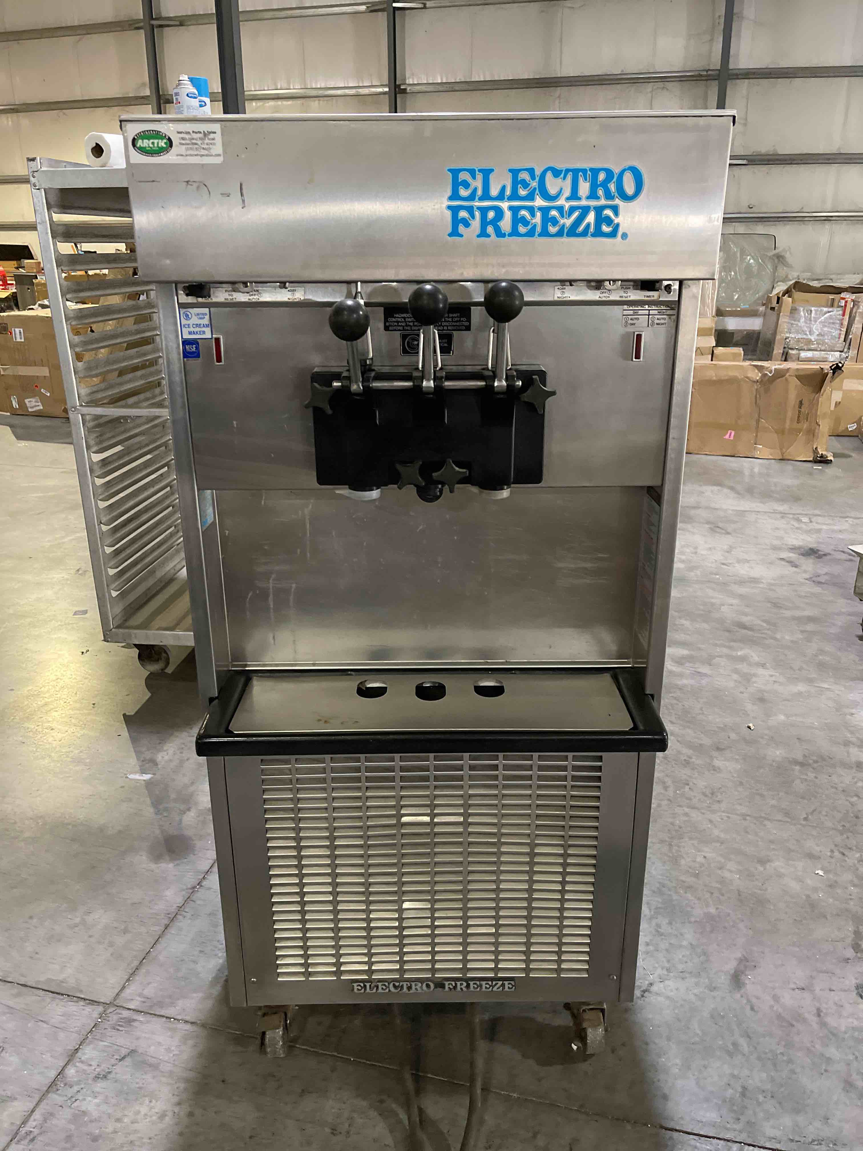ELECTRO FREEZE 2-FLAVOR WITH TWIST SOFT SERVE MACHINE ON CASTERS