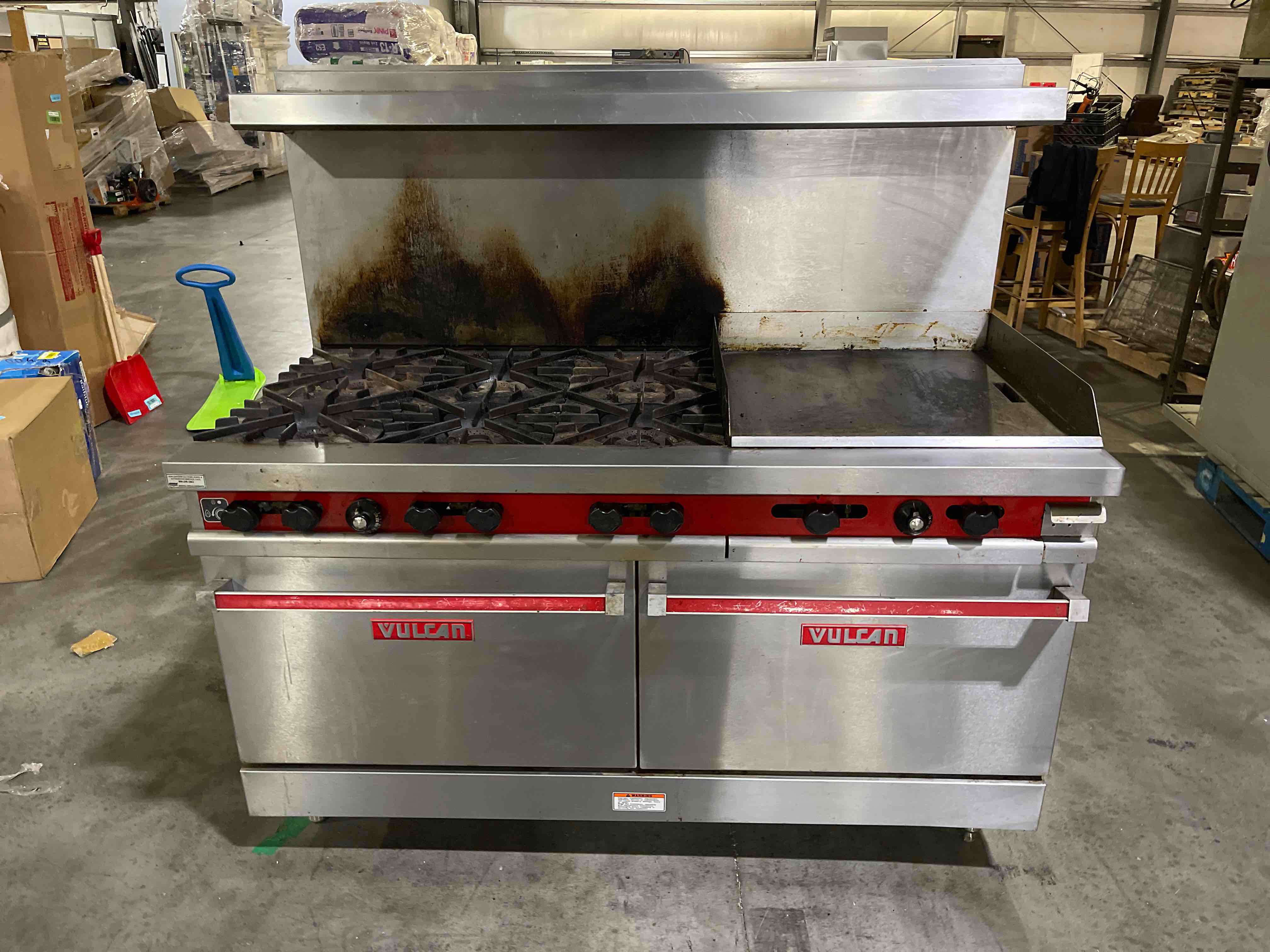 VULCAN 60 INCH STAINLESS STEEL NATURAL GAS 6-BURNER WITH 24 INCH FLAT GRILL AND DOUBLE OVEN