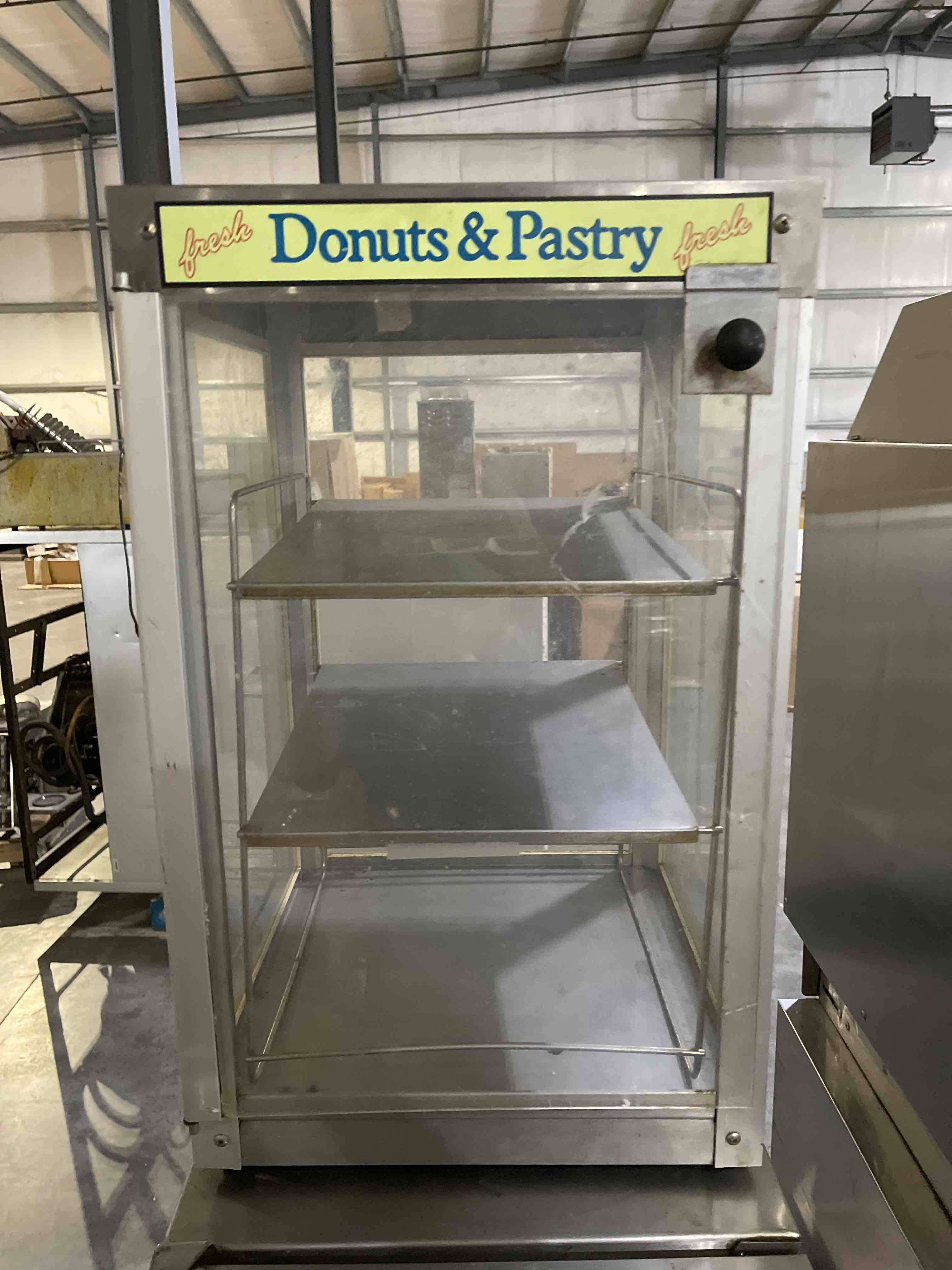 STAR COUNTERTOP PASTRY DISPLAY CASE