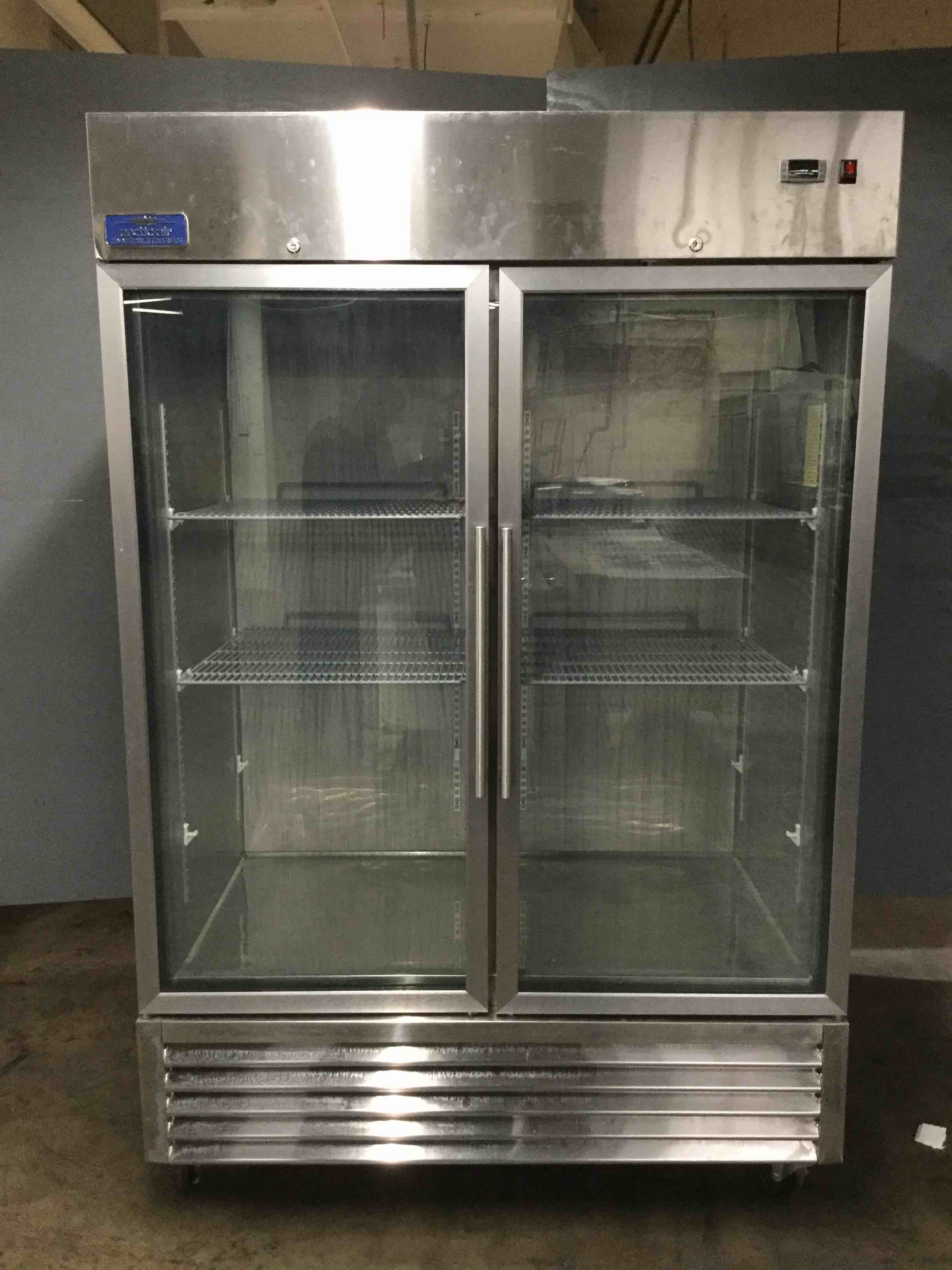 ARTIC AIR 2-GLASS DOOR REFRIGERATOR ON CASTERS