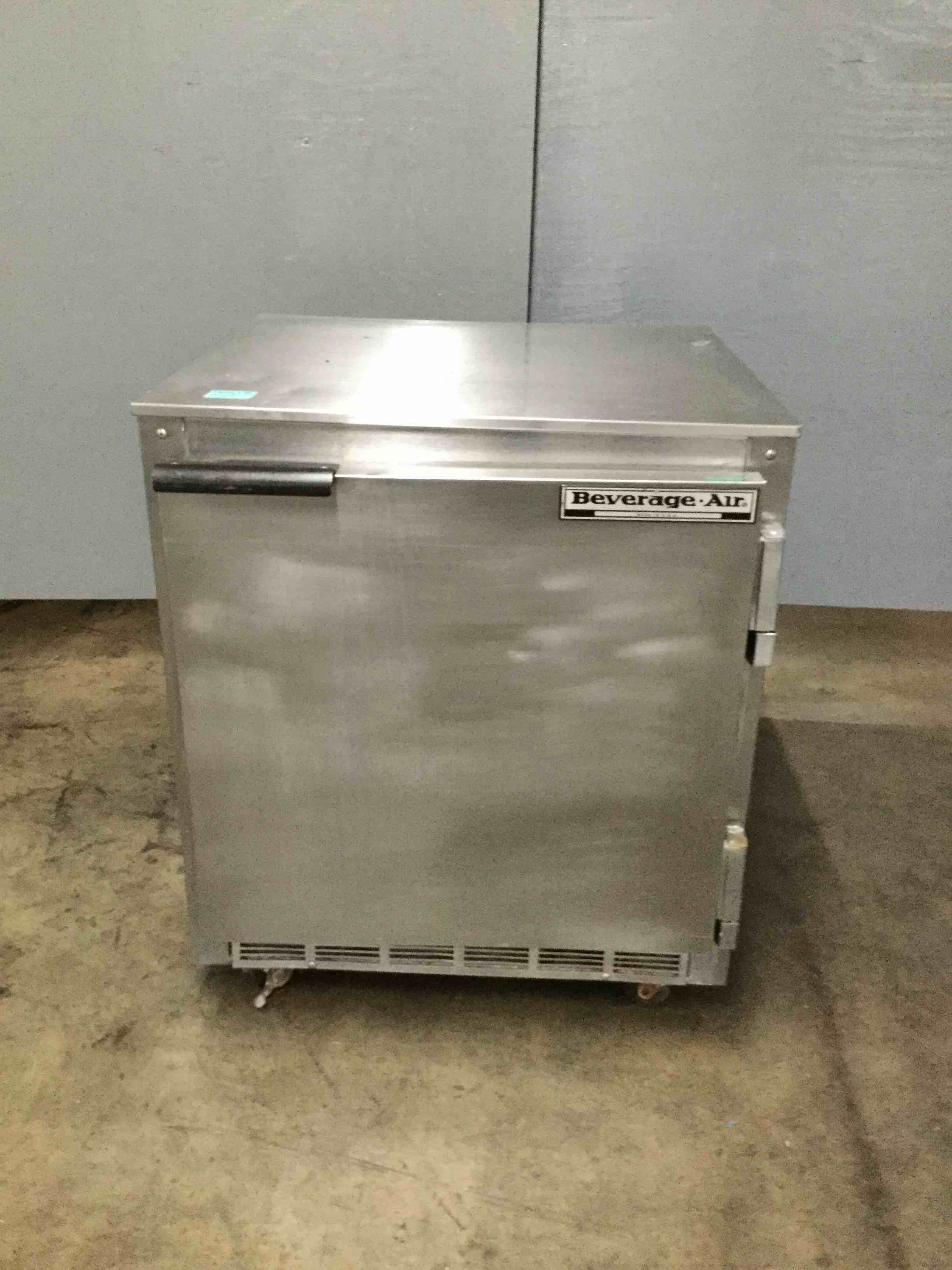 BEVERAGE AIR 27 INCH STAINLESS STEEL UNDER COUNTER REFRIGERATOR ON CASTERS