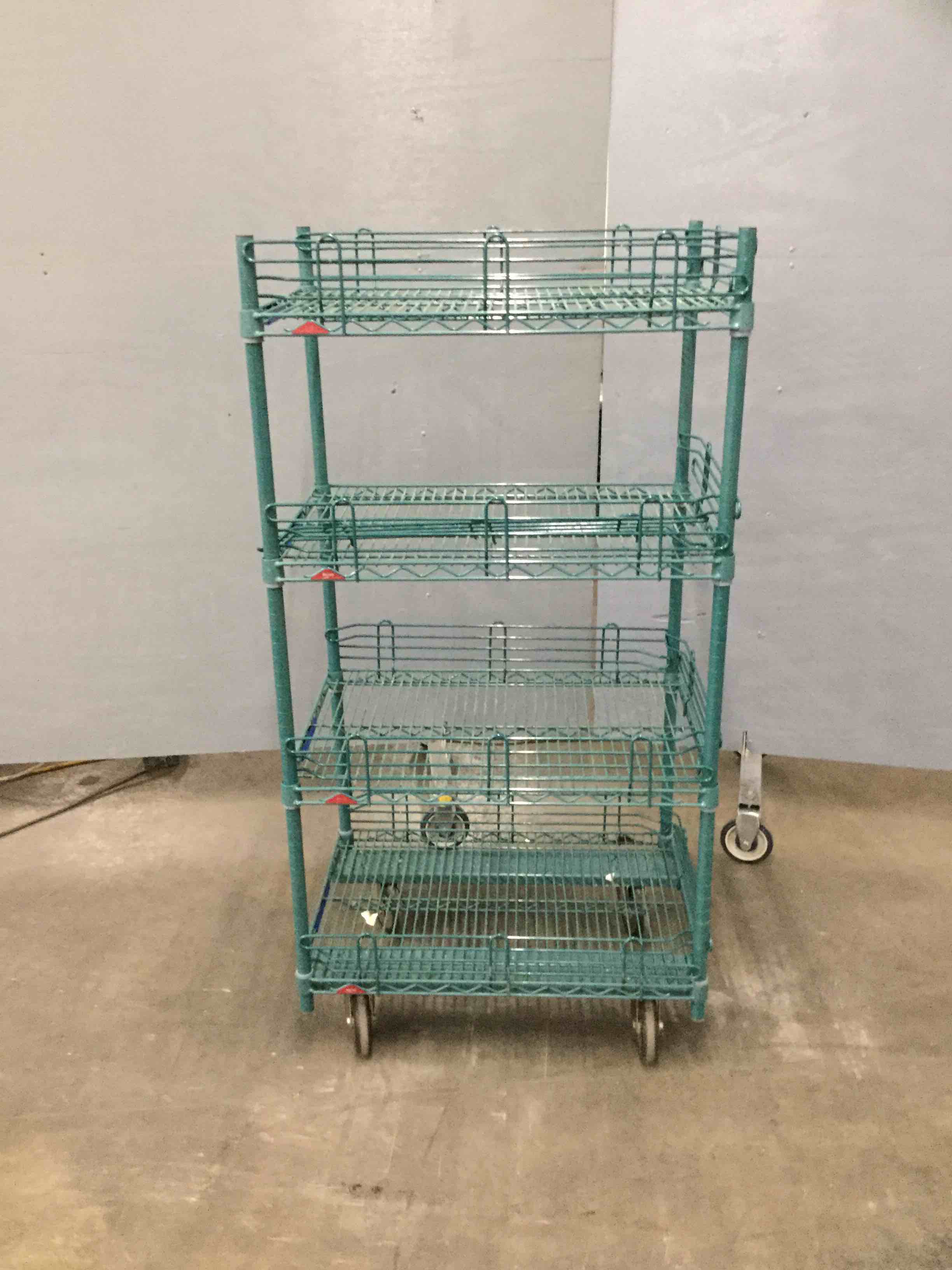 METRO GREEN EPOXY WIRE STORAGE RACK ON CASTERS 