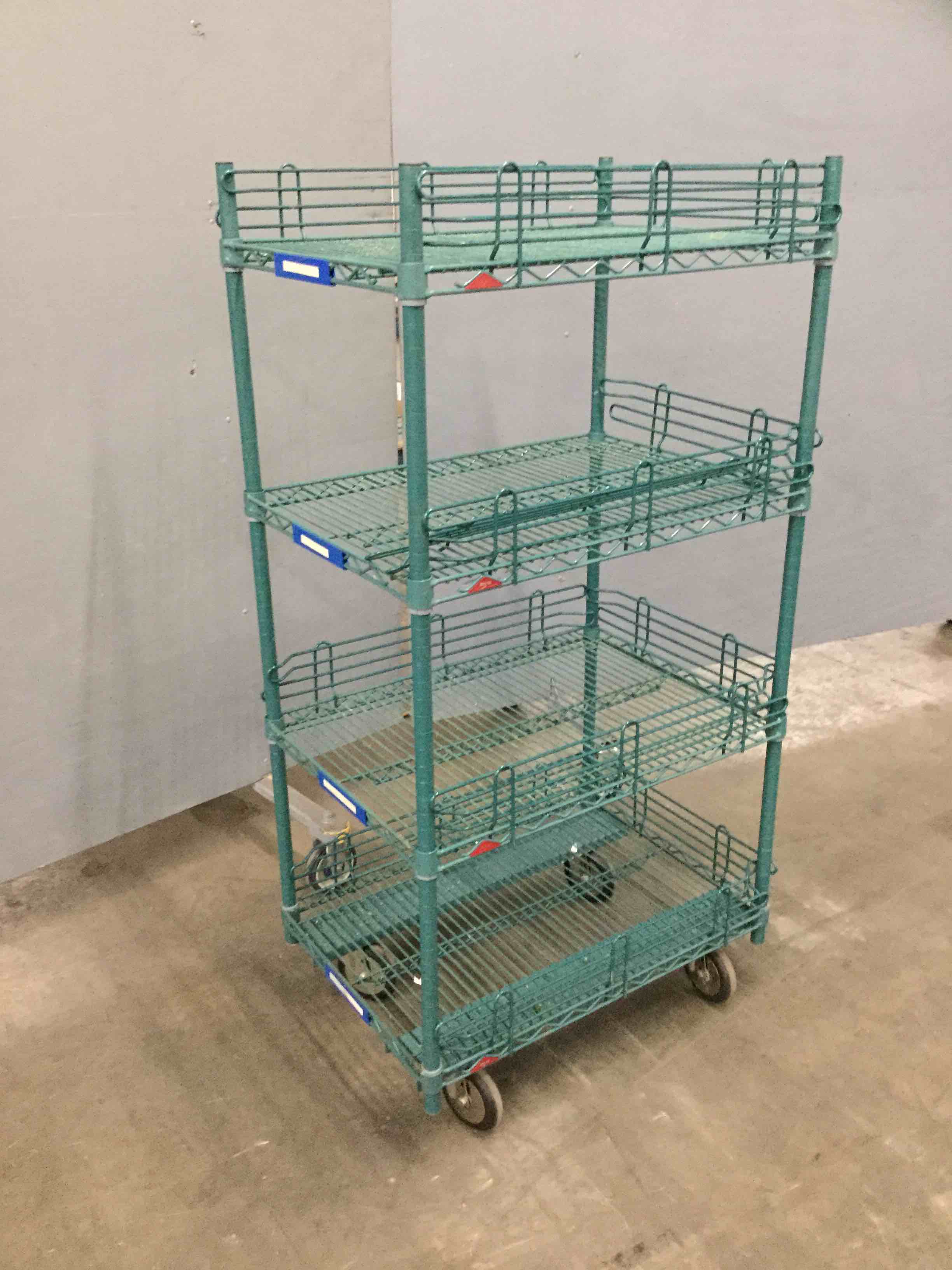 https://s3.amazonaws.com/lotting-images-prod/bidfta/IN533566_1607531429756.jpeg