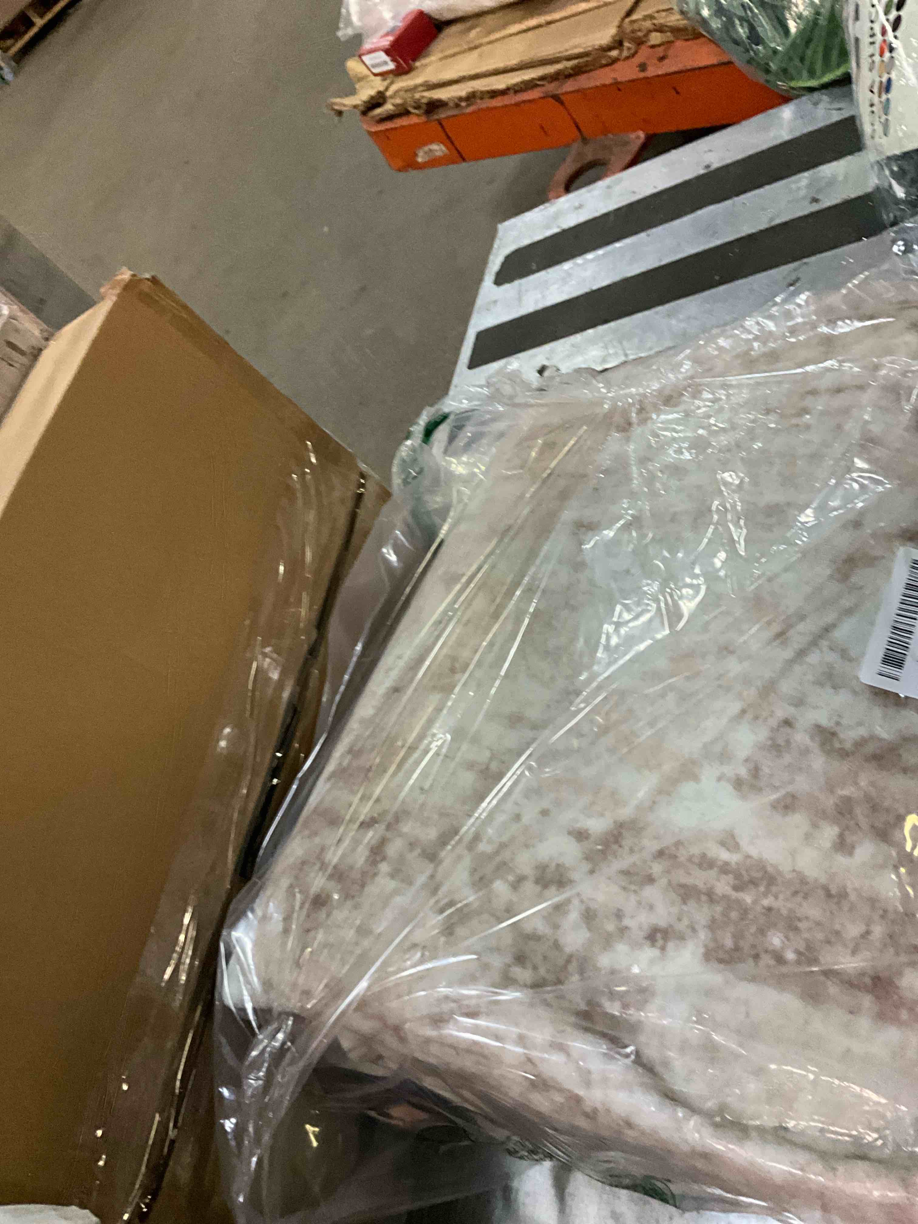 https://s3.amazonaws.com/lotting-images-prod/bidfta/LPNNB5DW4K45H_1751501062679.jpeg
