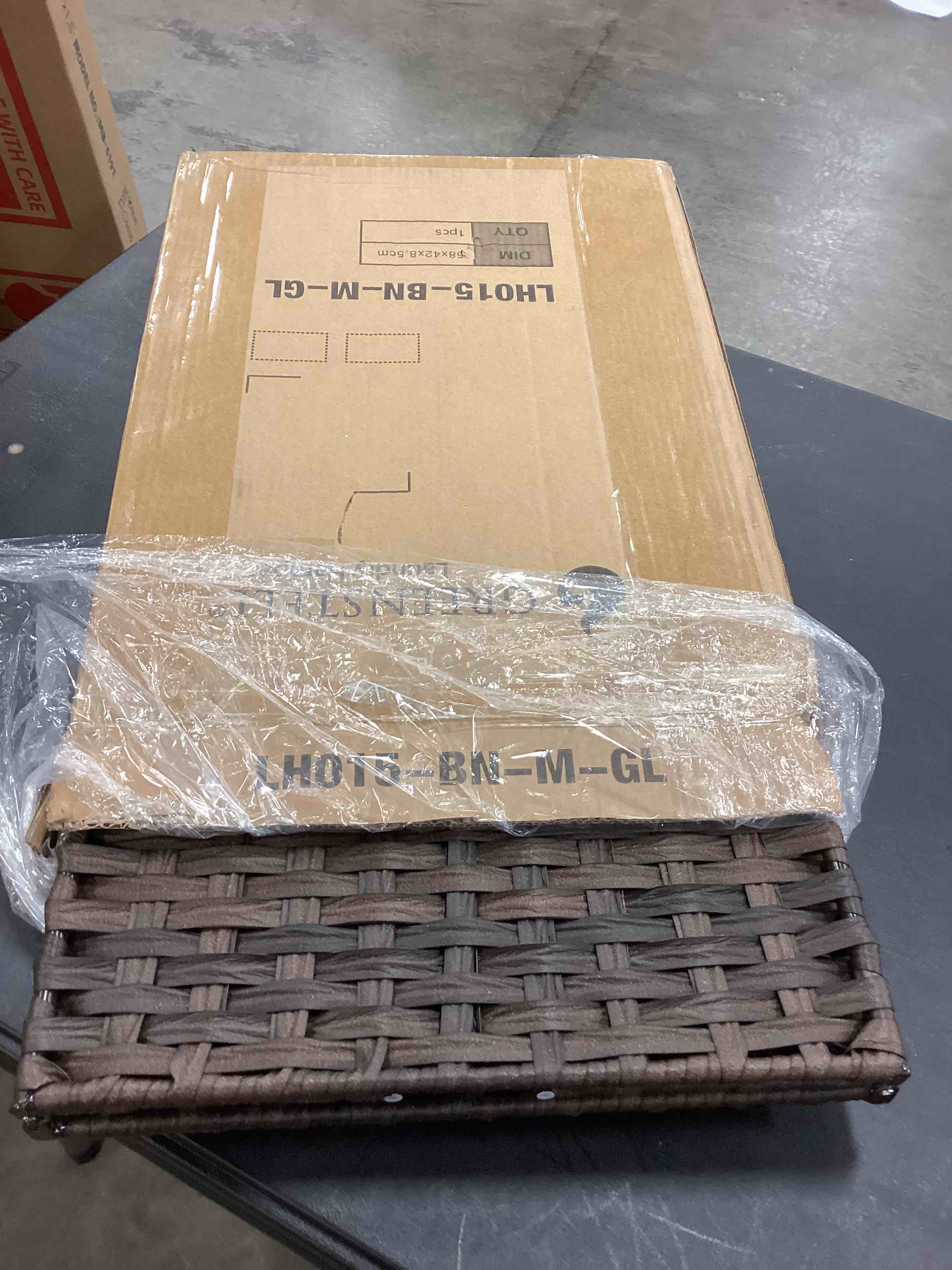 https://s3.amazonaws.com/lotting-images-prod/bidfta/LPNRRFT1424586_1692736101107.jpeg