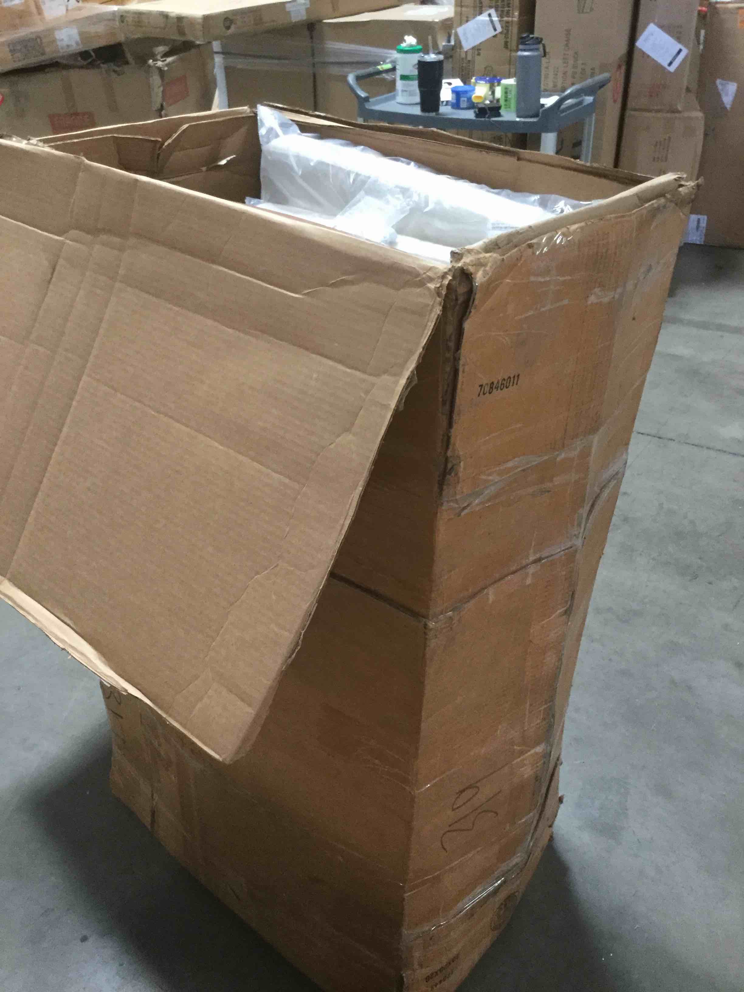 https://s3.amazonaws.com/lotting-images-prod/bidfta/MC931218_1600985267769.jpeg